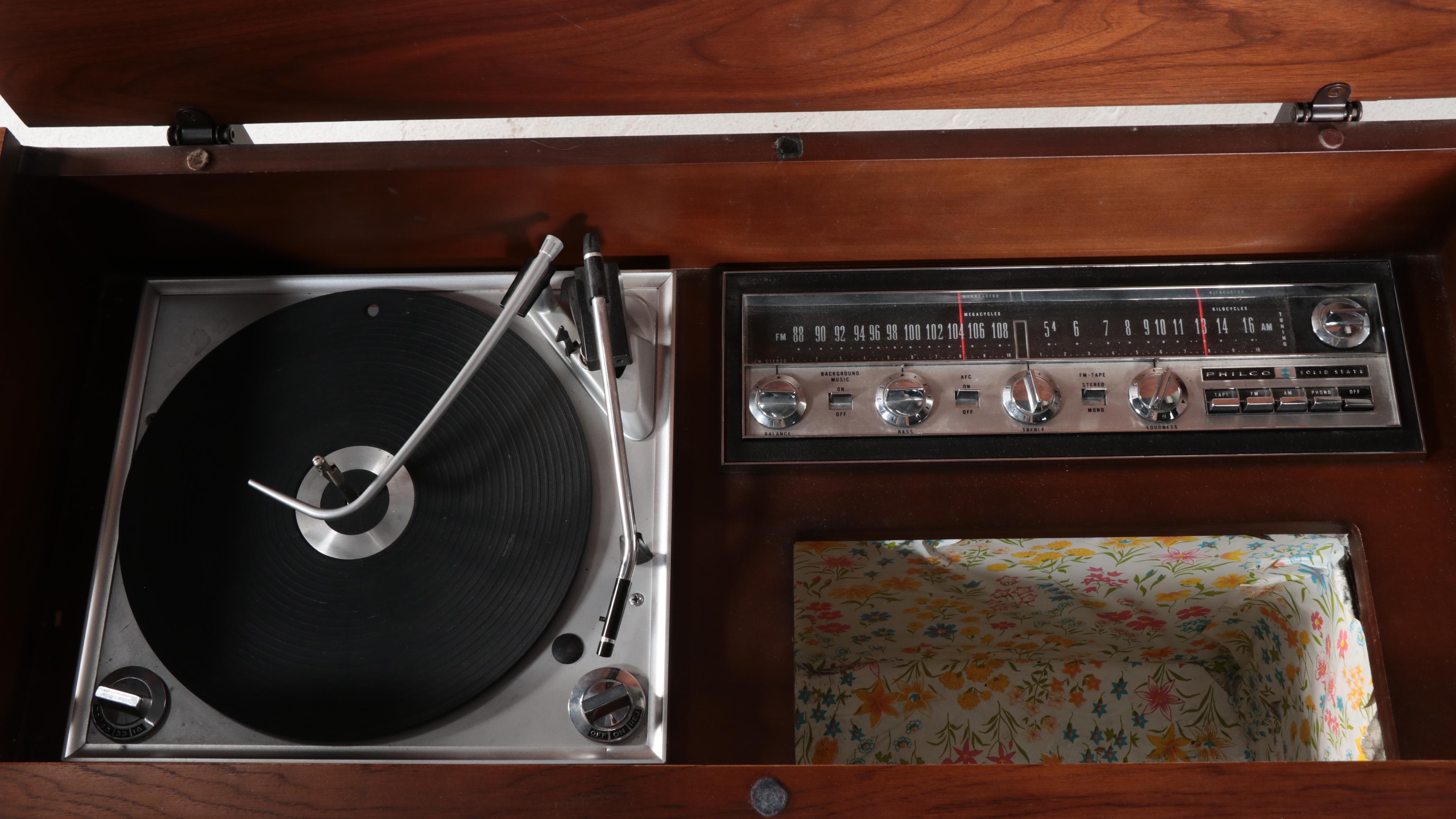 Philco P-1744-124 Record Player and Radio Console, Mid 20th Century