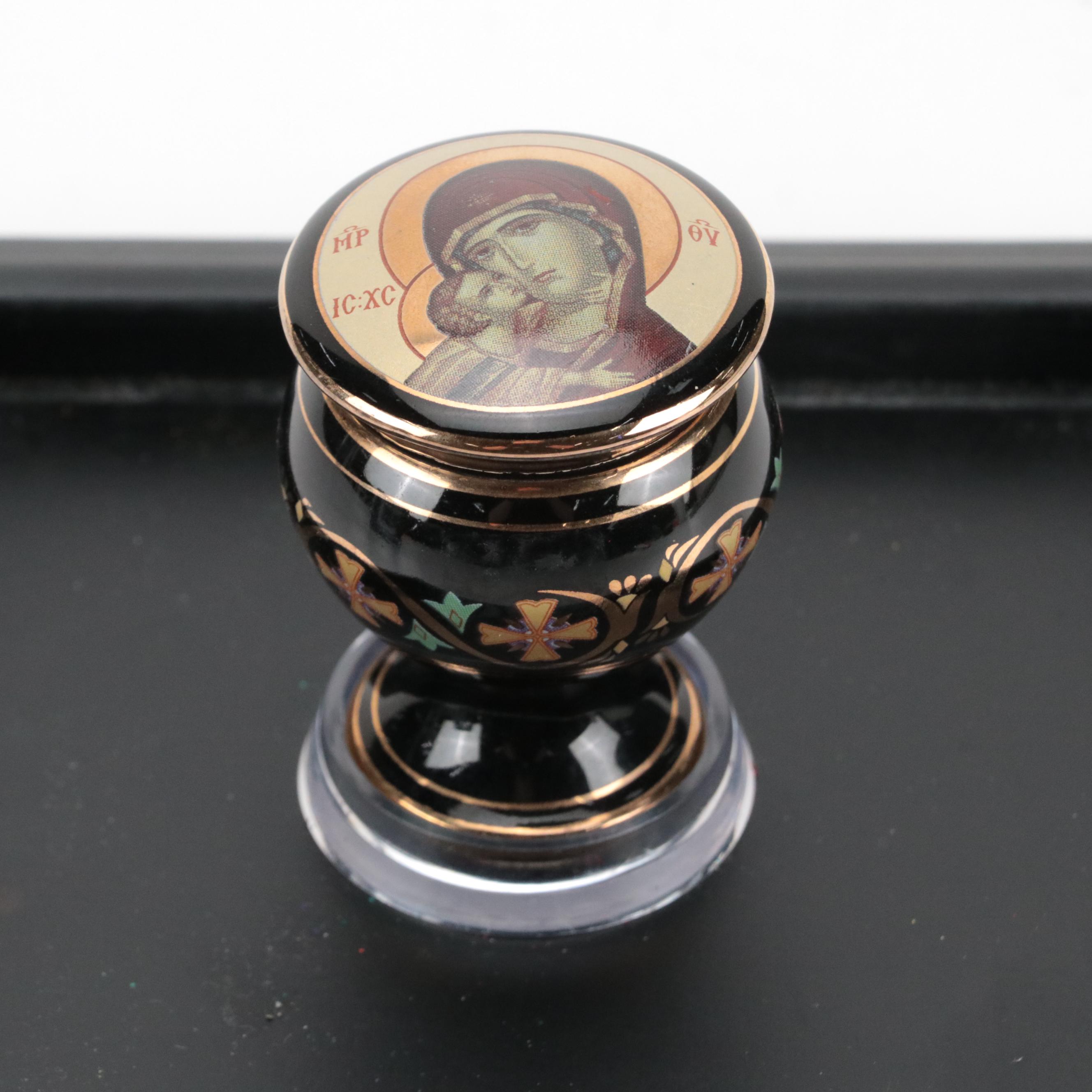 Graduated Floating Wall Cube Shelving with Other Decor Items