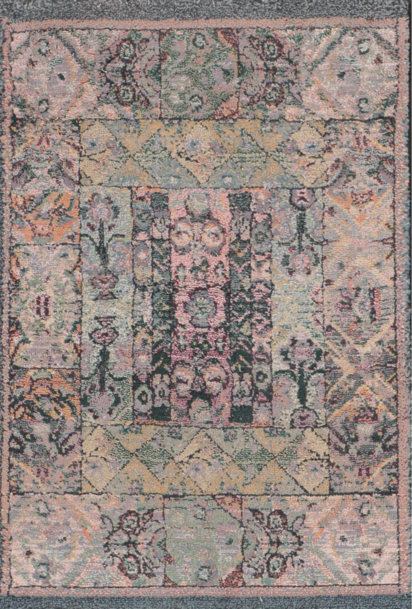 2'1 x 3'2 Machine Made The Rug Gallery Persian Style Accent Rug