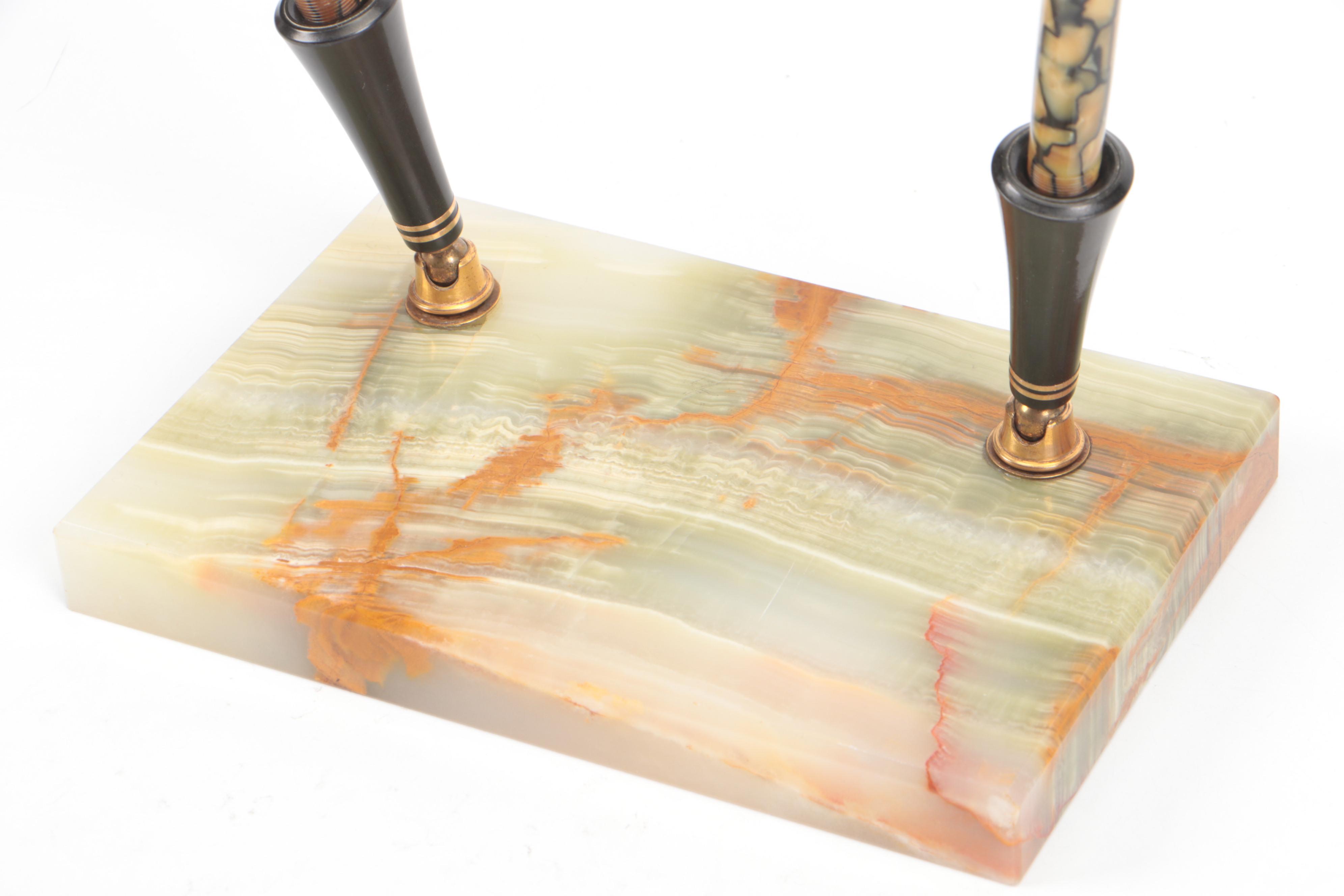 Parker Duofold Marbled Resin 14K Gold Nib Fountain Pens and Marble Pen Holder