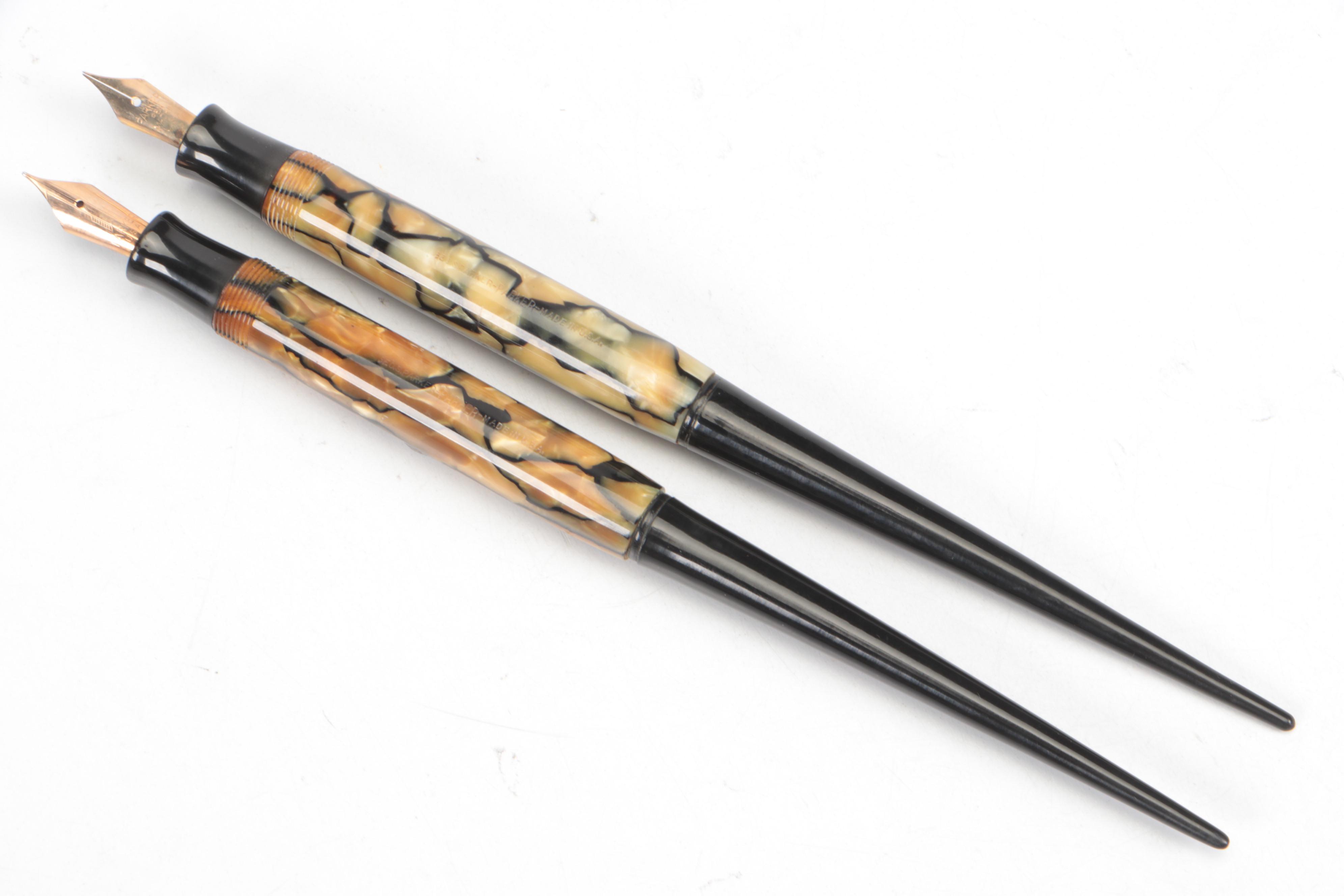 Parker Duofold Marbled Resin 14K Gold Nib Fountain Pens and Marble Pen Holder