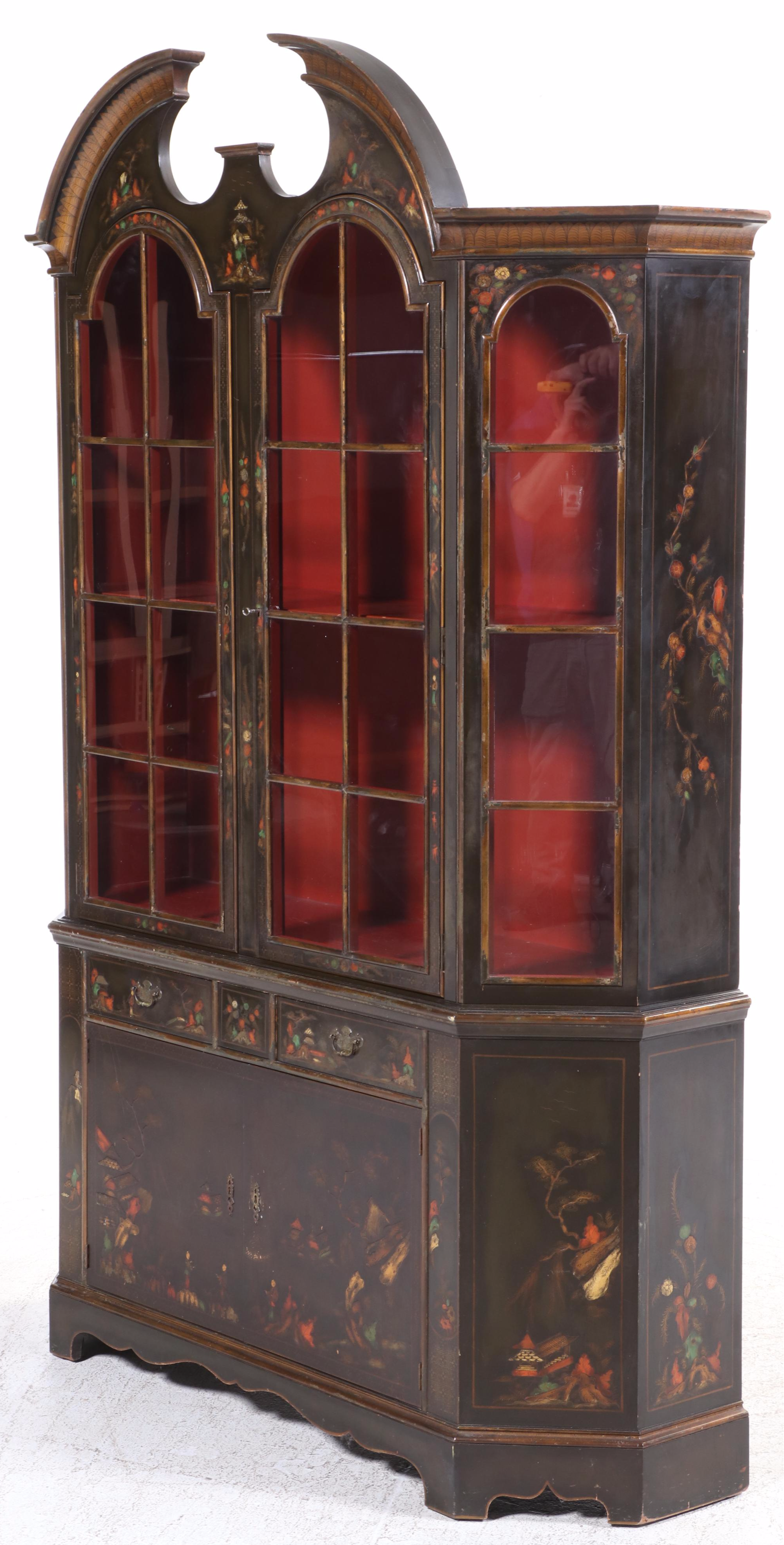 Schmieg & Kotzian Chinoiserie-Decorated Queen Anne Style China Cabinet