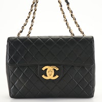 Chanel Jumbo Classic Flap Shoulder Bag in Quilted Lambskin
