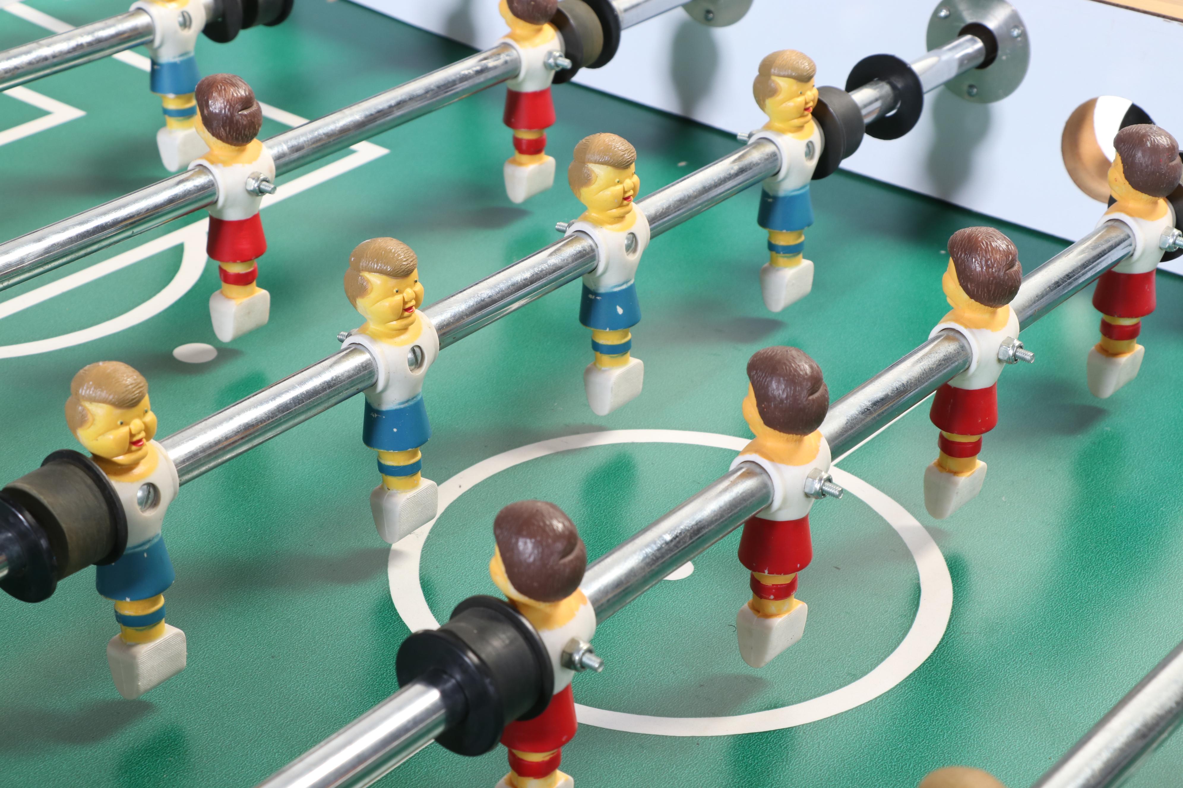 Pine-Grained Laminate Foosball Table