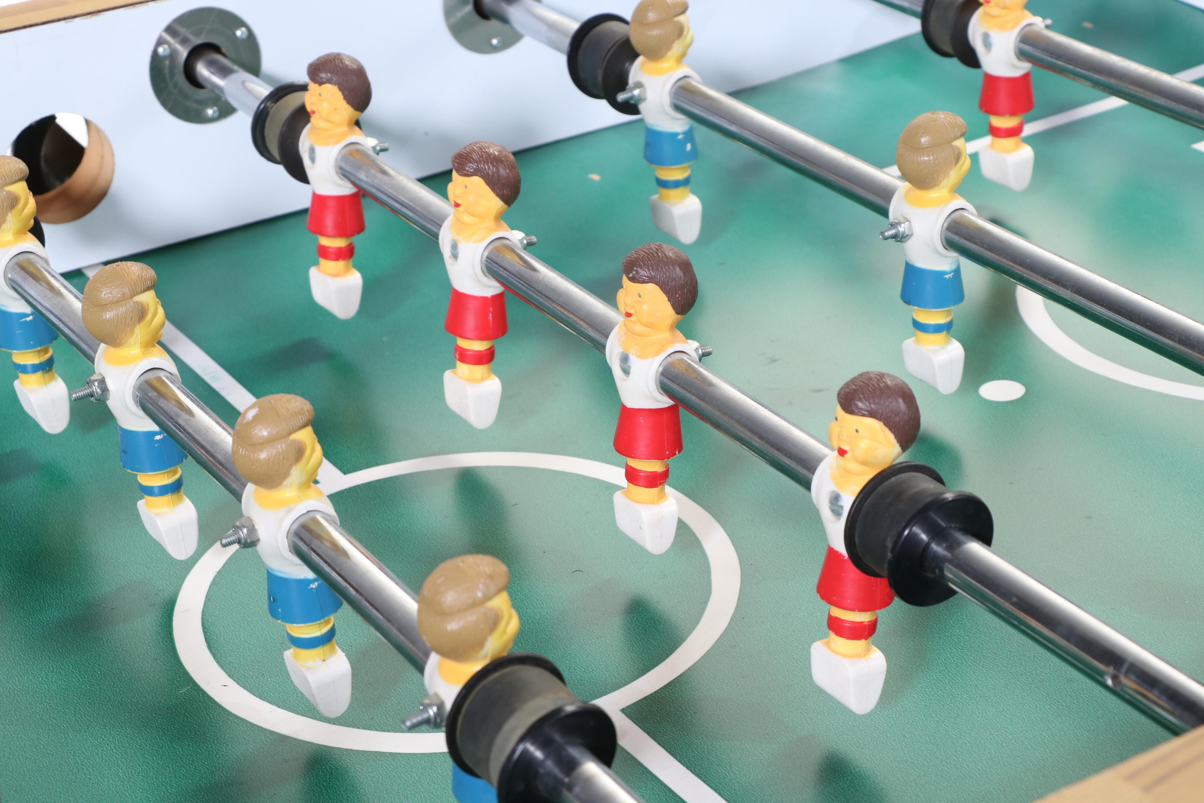 Pine-Grained Laminate Foosball Table