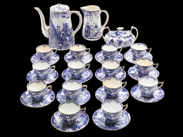 Cheerful Bibelots: Art, Jewelry & Décor