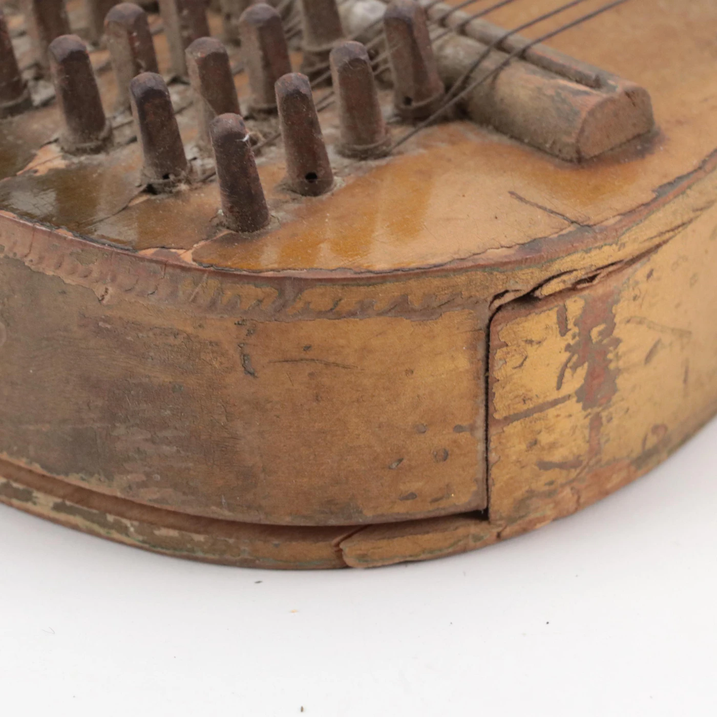 Marx Music Co. Violin-Uke Wooden Instrument | EBTH