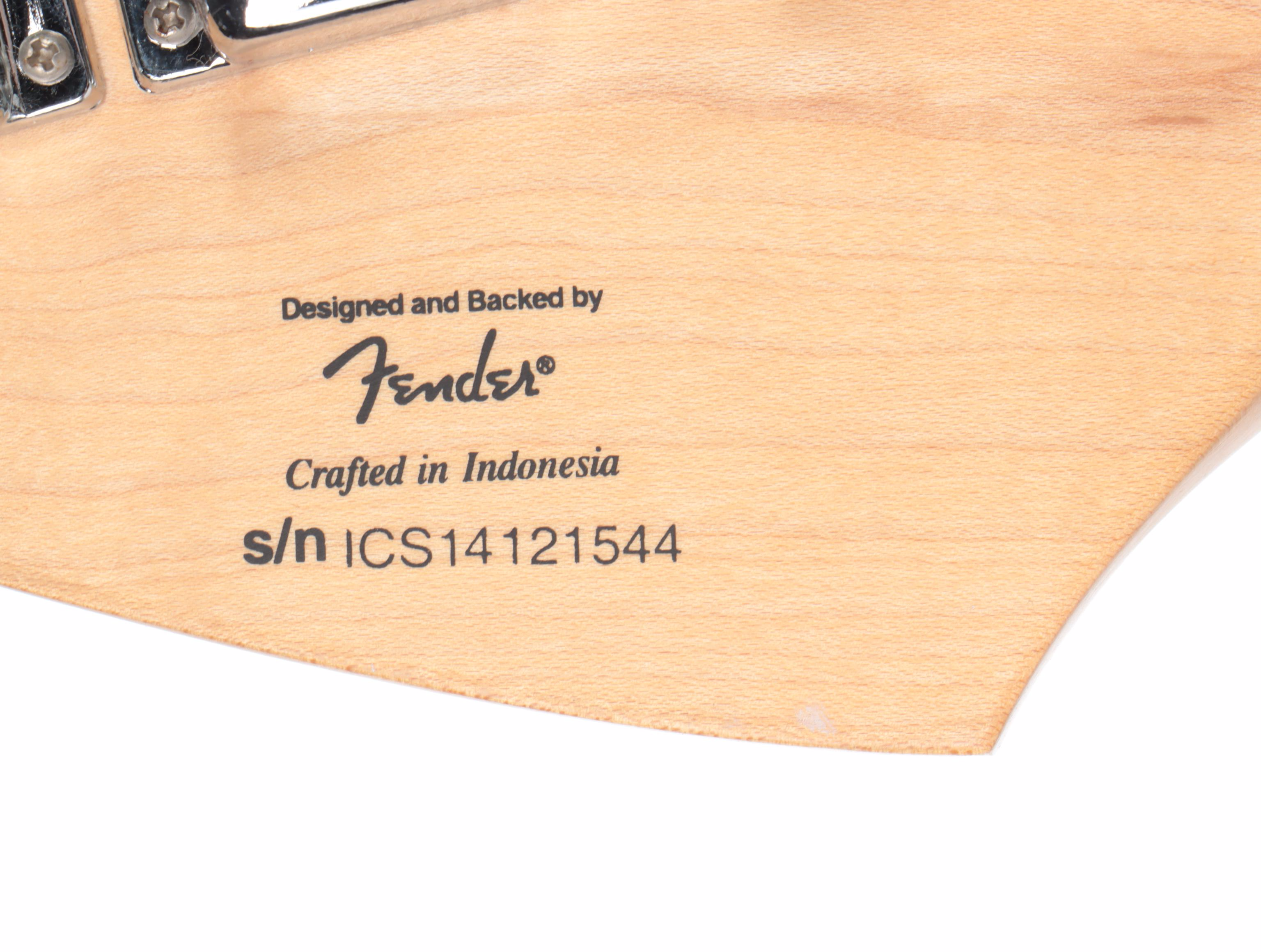 Squier Short Scale Bronco Bass with Fender Rumble 25 Amp and More