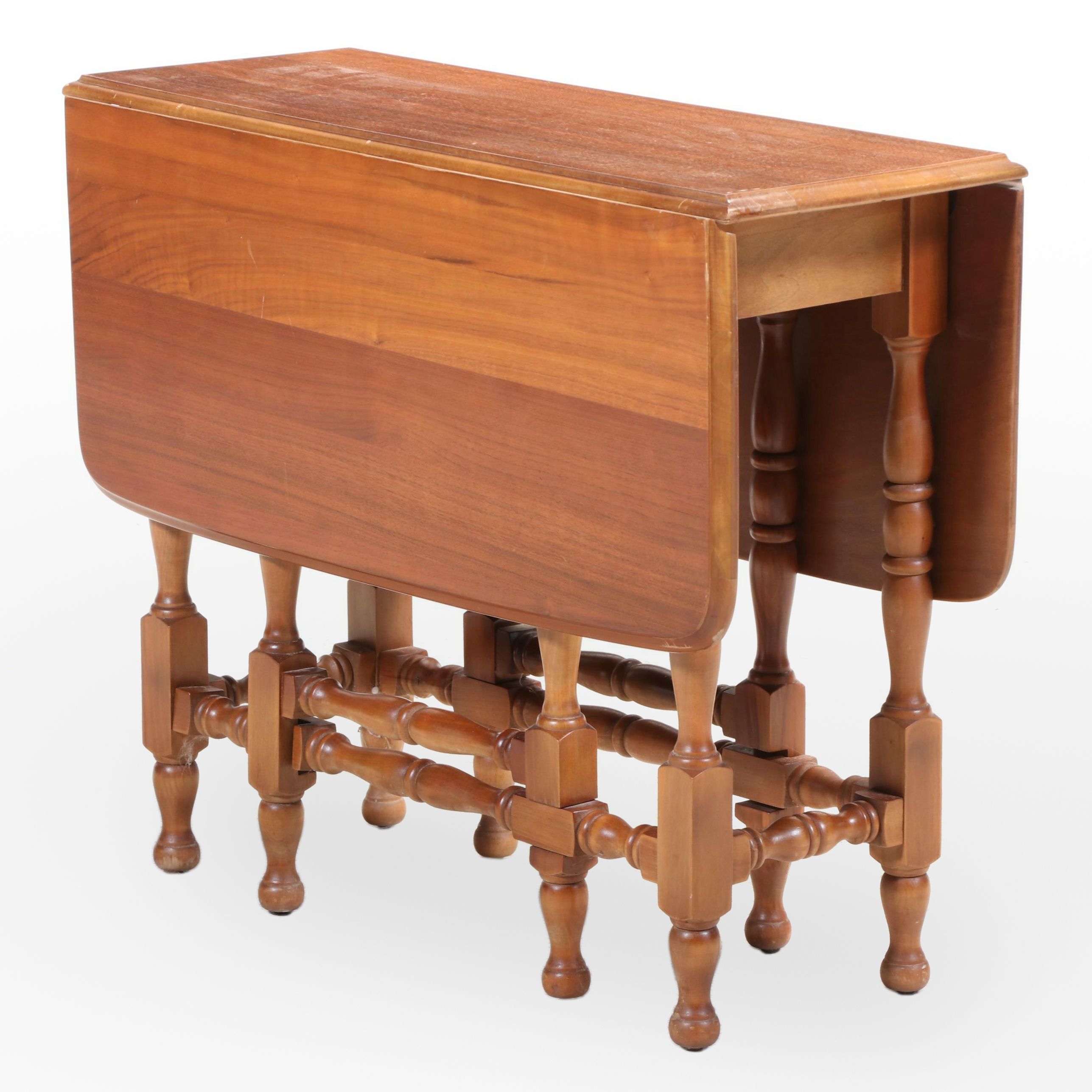 William and Mary Style Walnut Gateleg Table, 20th Century
