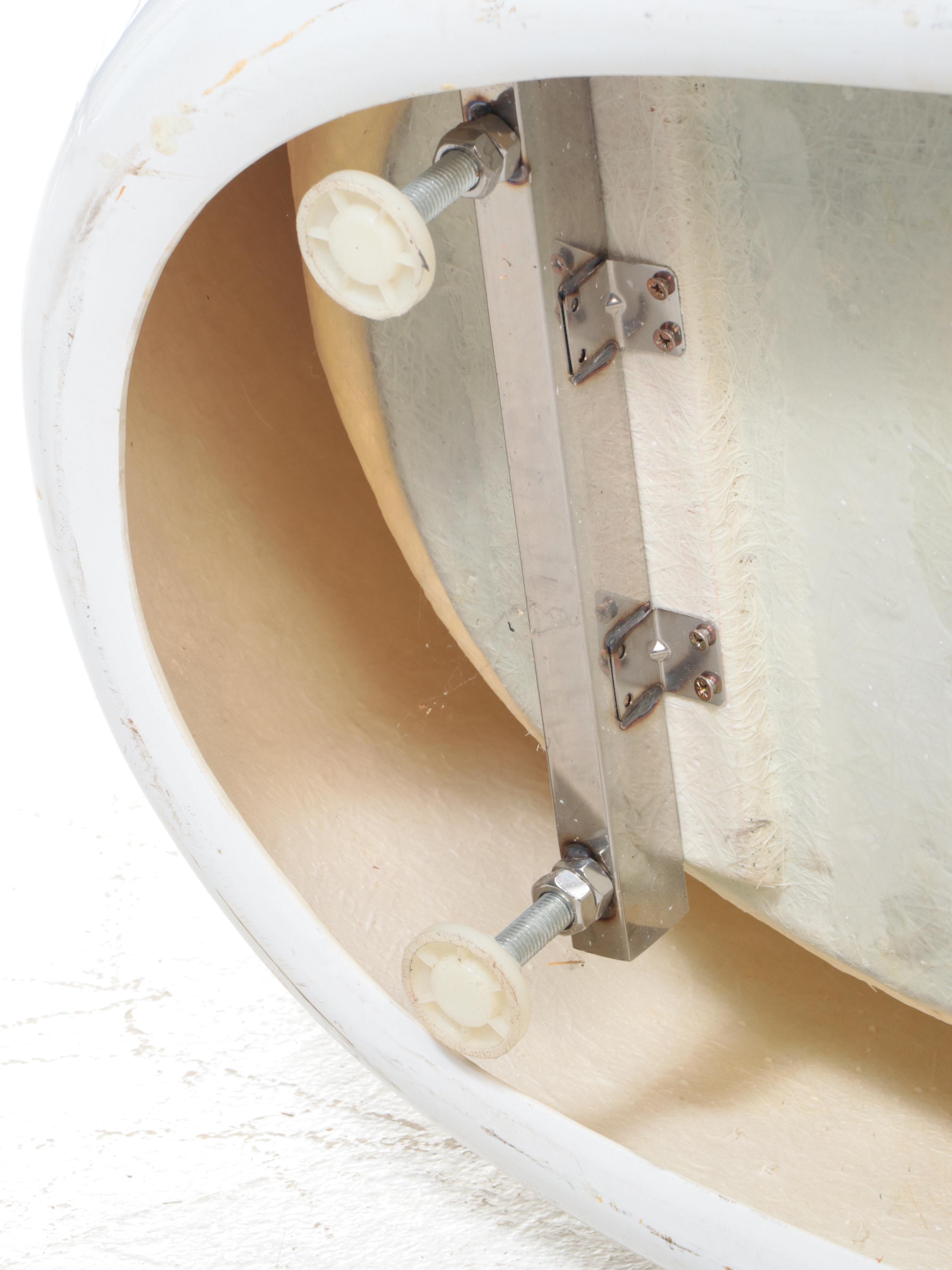 Modern Seamless Freestanding Bathtub