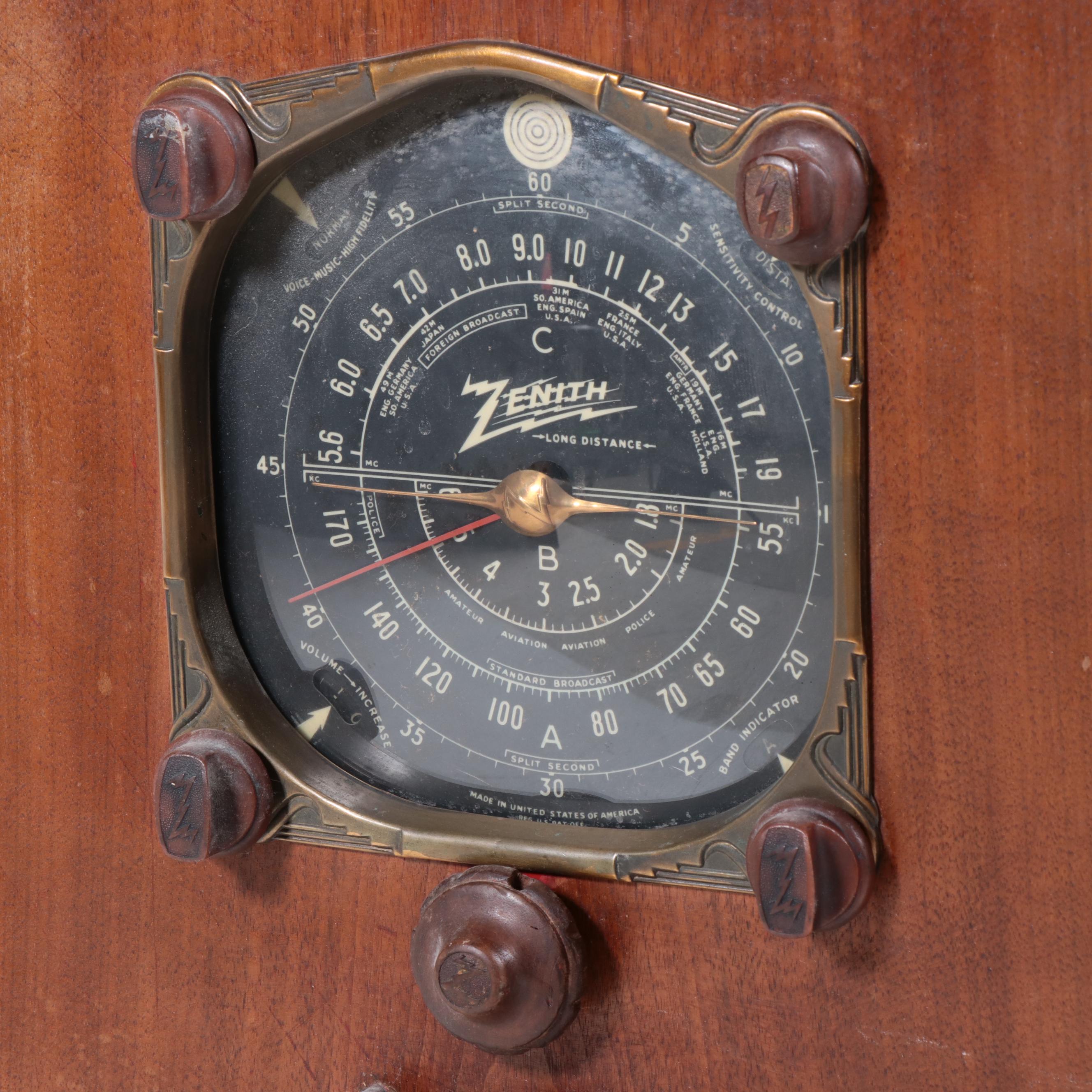 Zenith Art Deco Waterfall Style Walnut Console Radio