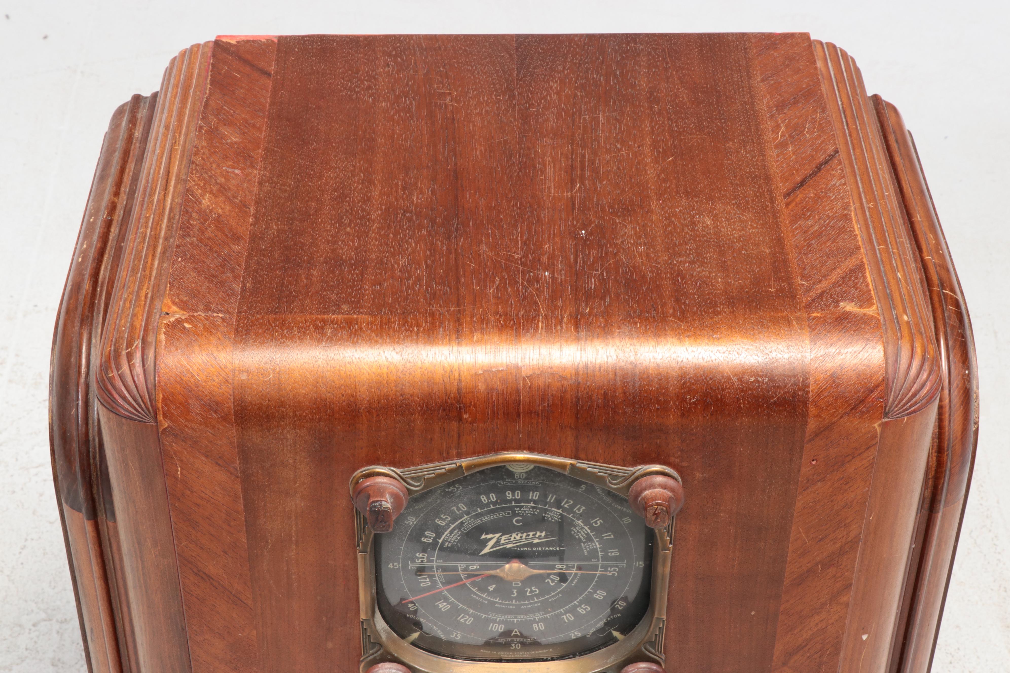 Zenith Art Deco Waterfall Style Walnut Console Radio