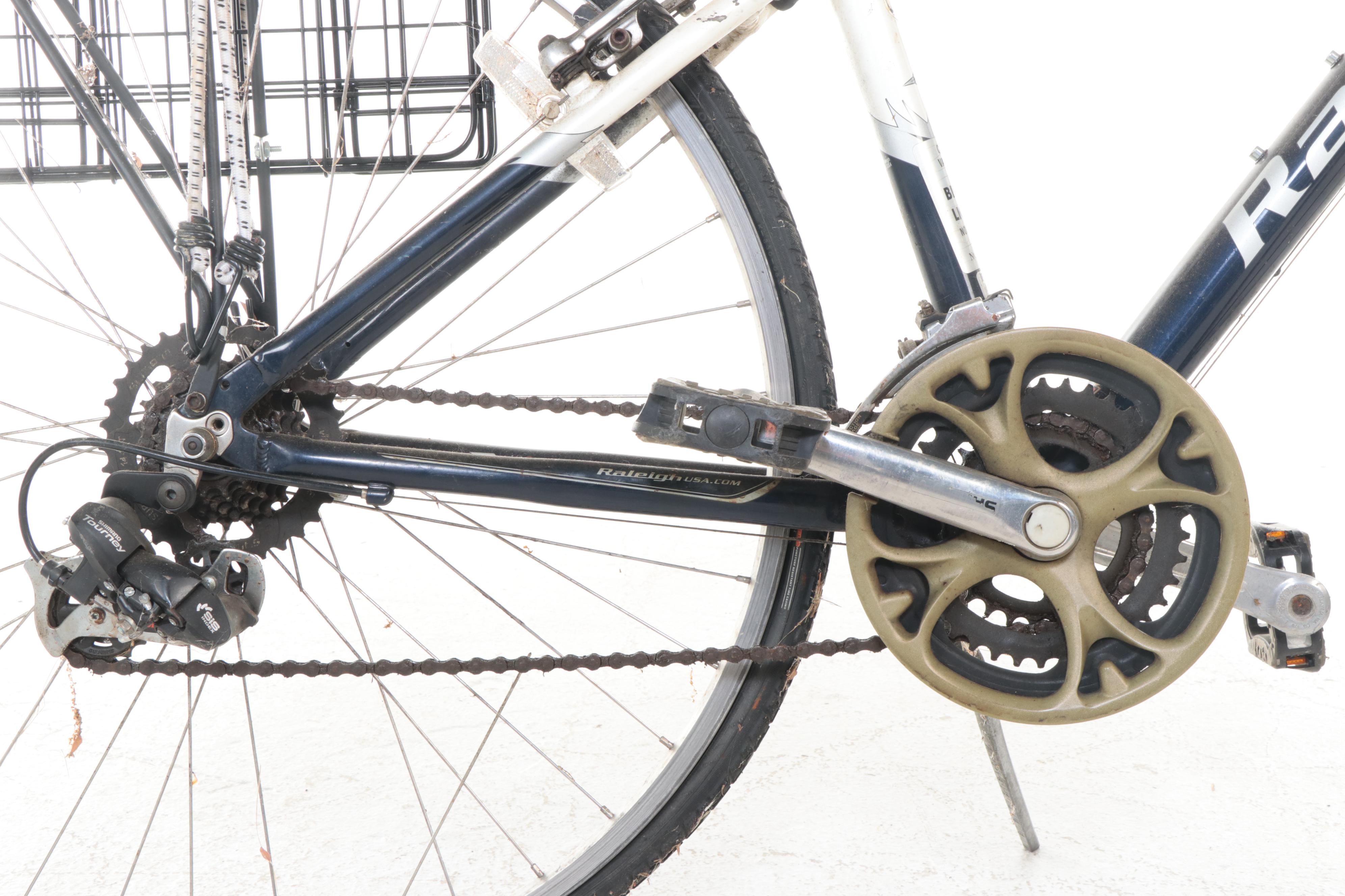 Raleigh C30 Commuter Bicycle