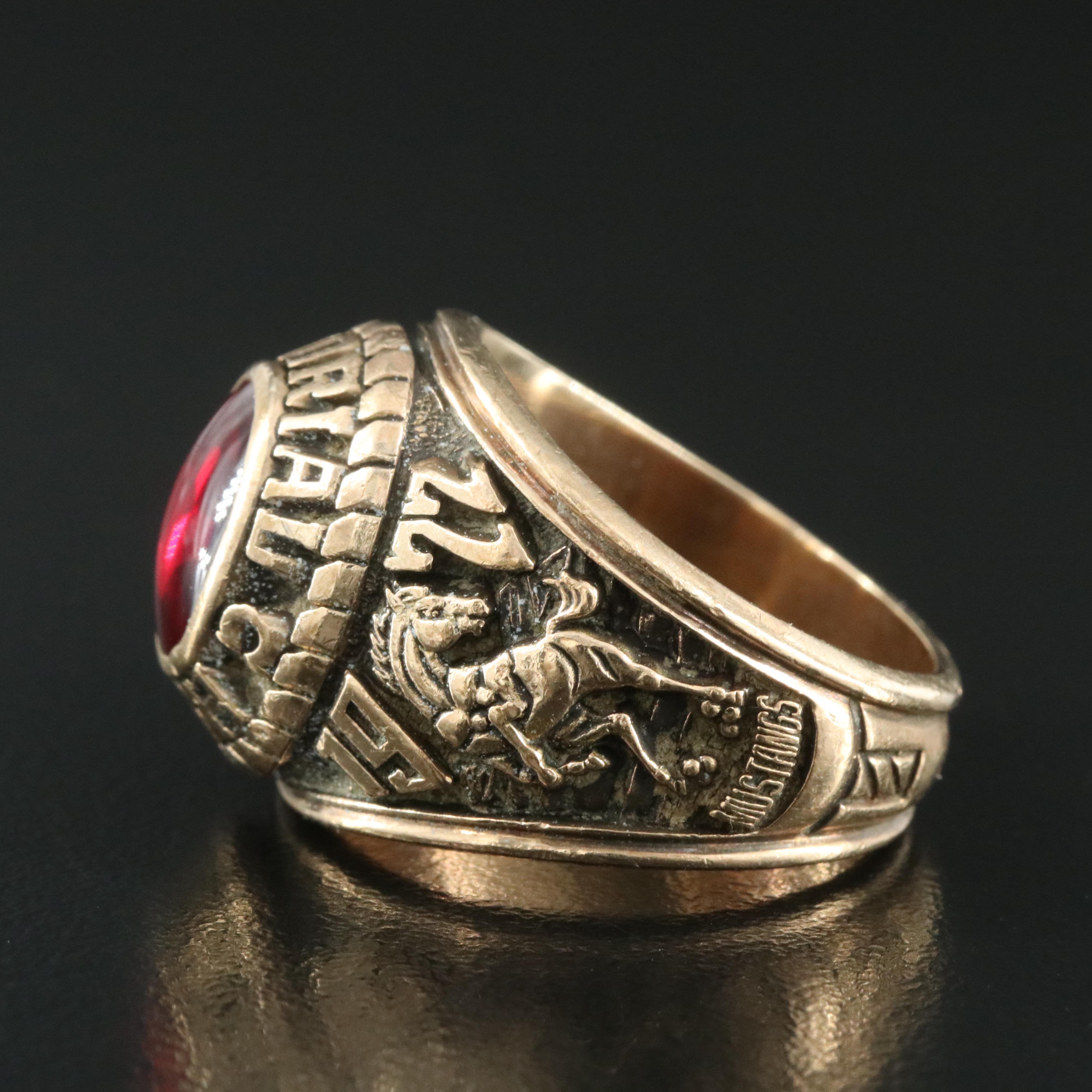 10K 1977 Memorial High School Ruby Class Ring