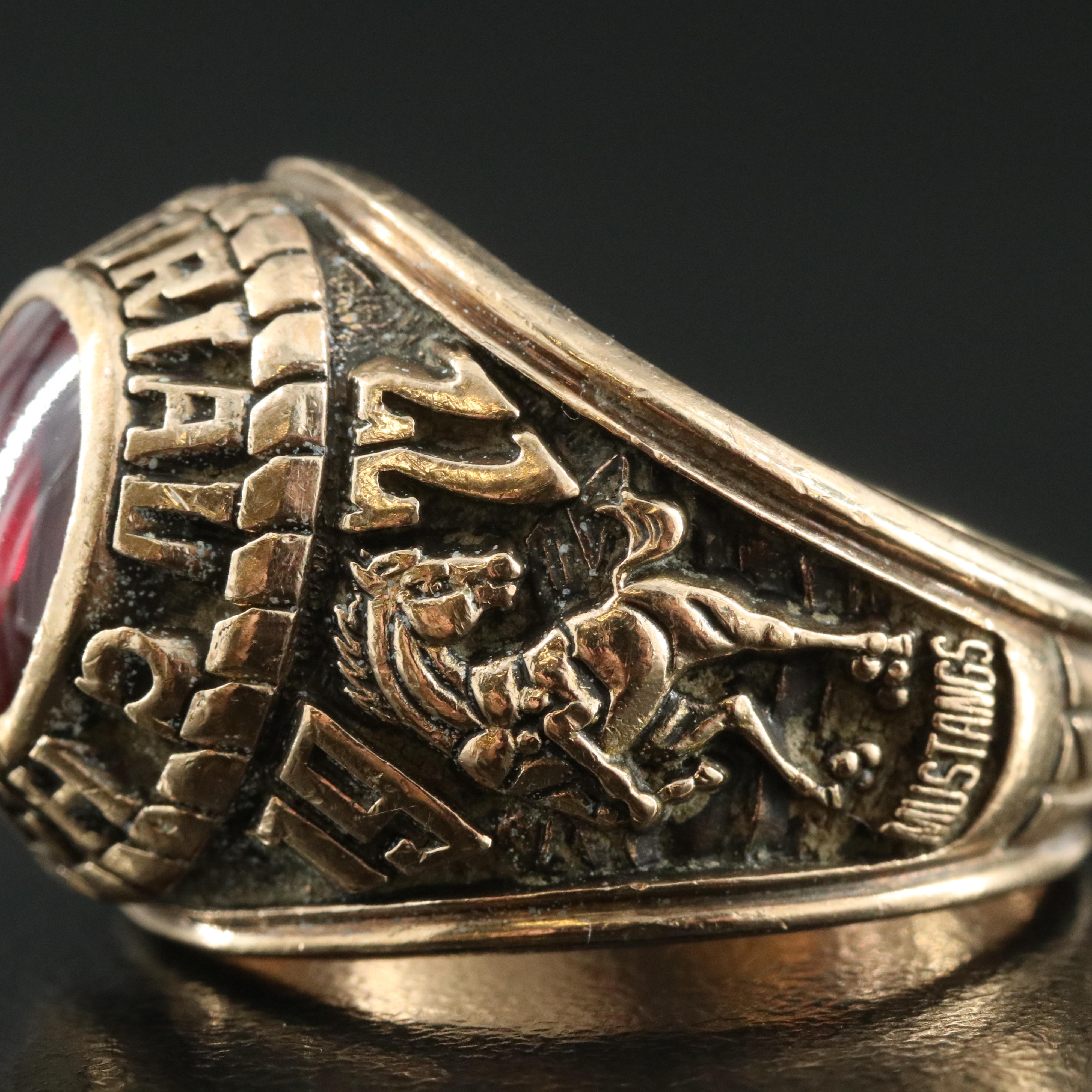 10K 1977 Memorial High School Ruby Class Ring
