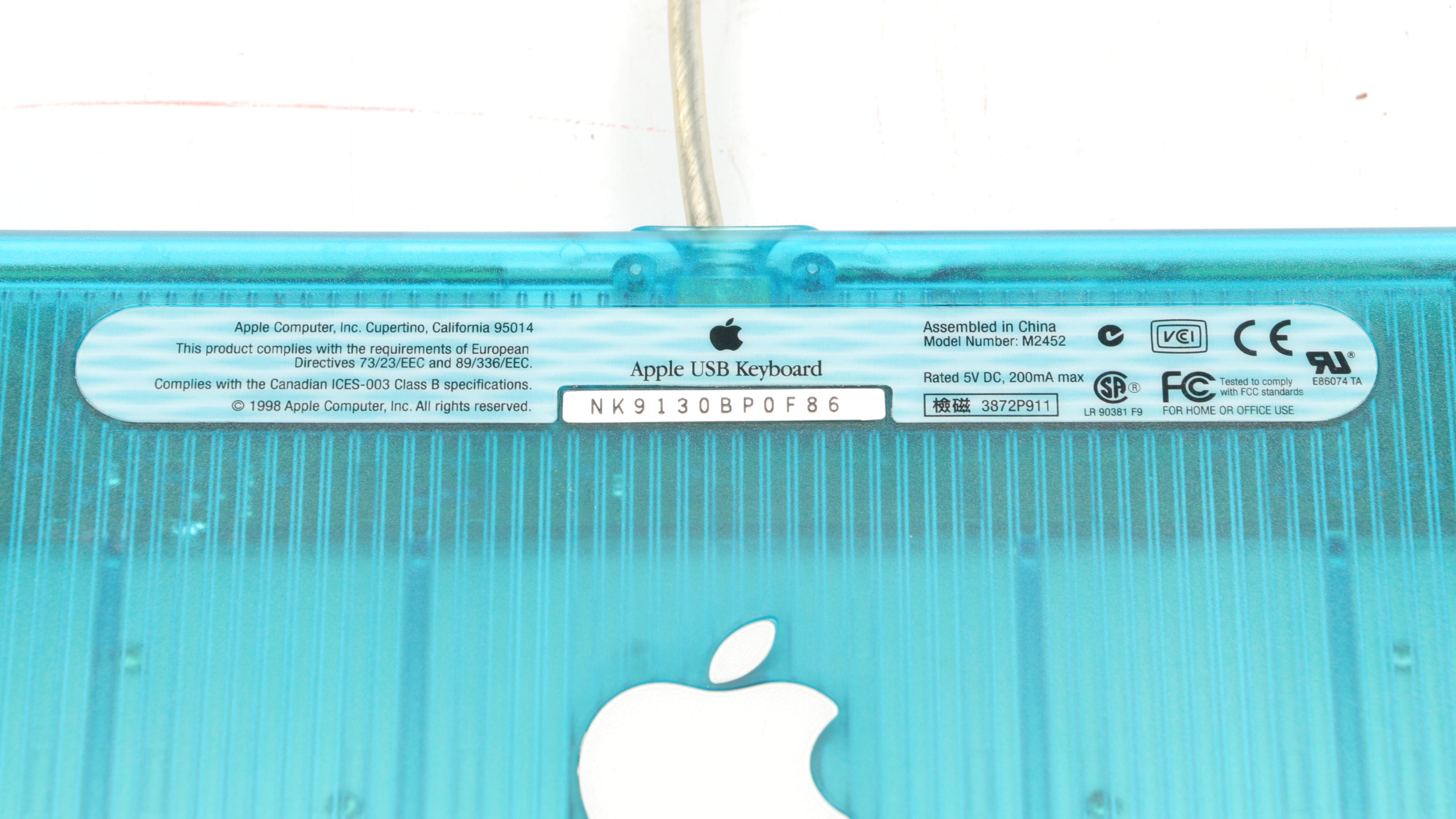 Apple iMac M5521 Indigo Desktop Computer with Mouse and Keyboard, 2001