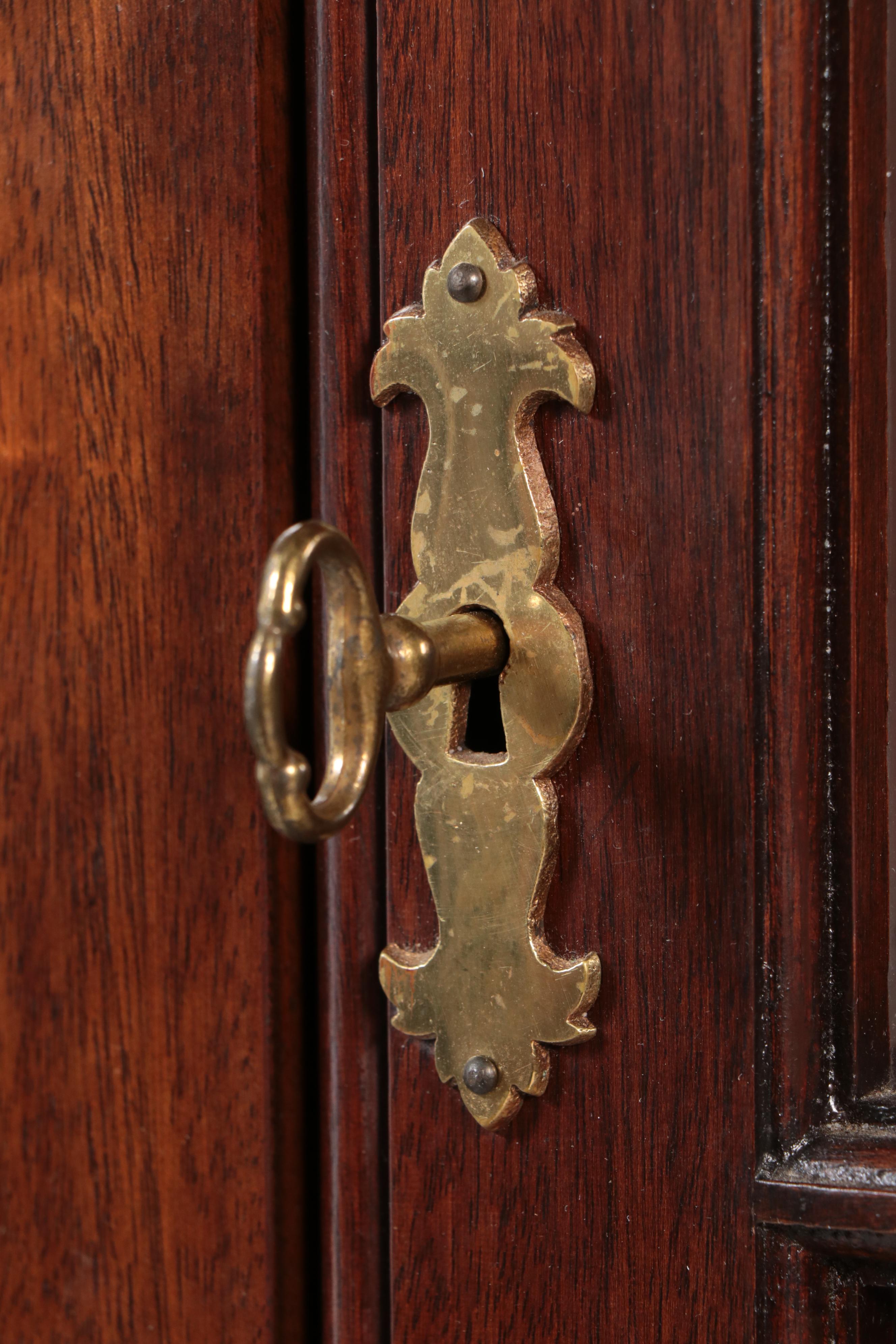 Virginia Galleries by Henkel-Harris Federal Style Mahogany Corner Cabinet