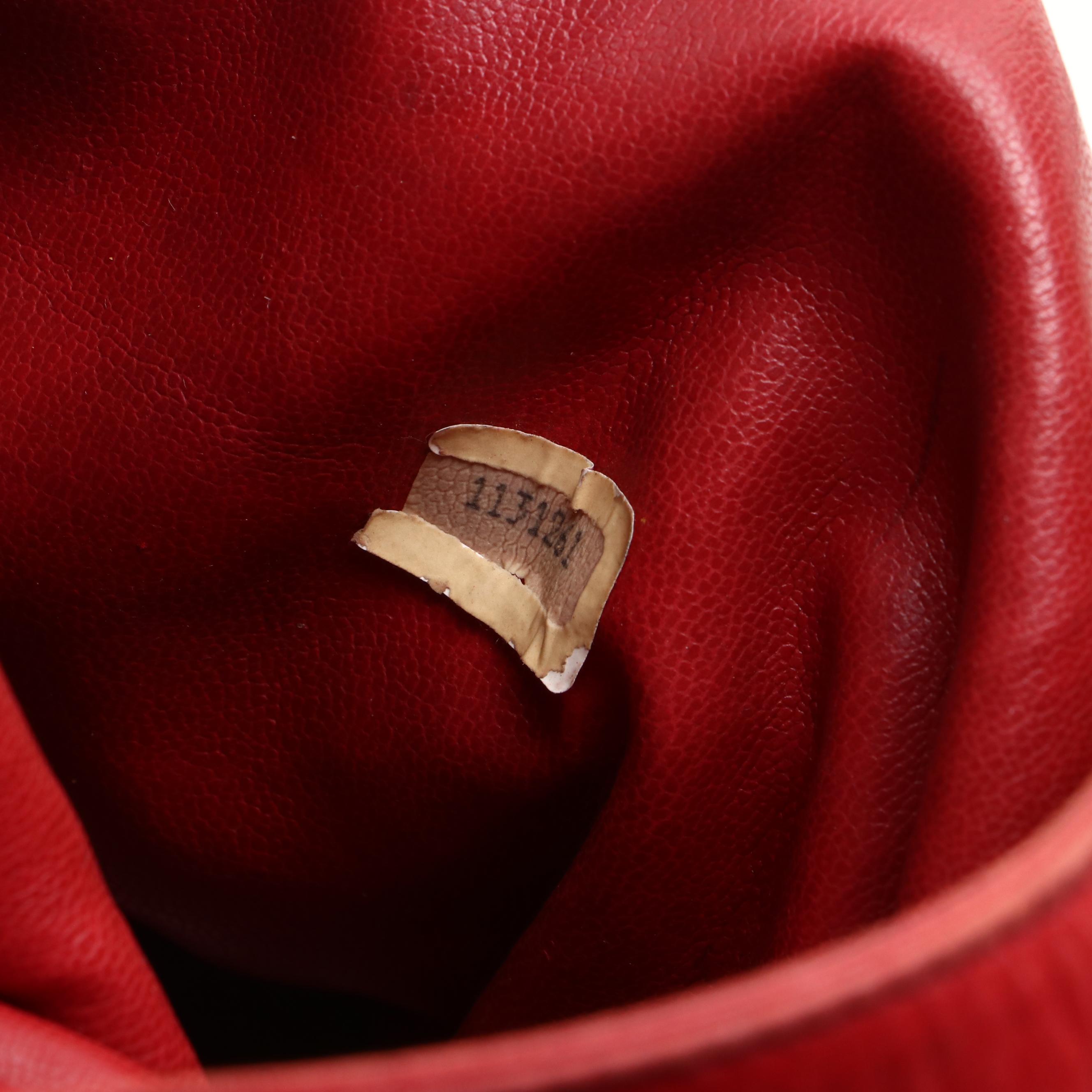 Chanel CC Drawstring Bucket Bag in Diamond Stitched Lambskin Leather with Pouch