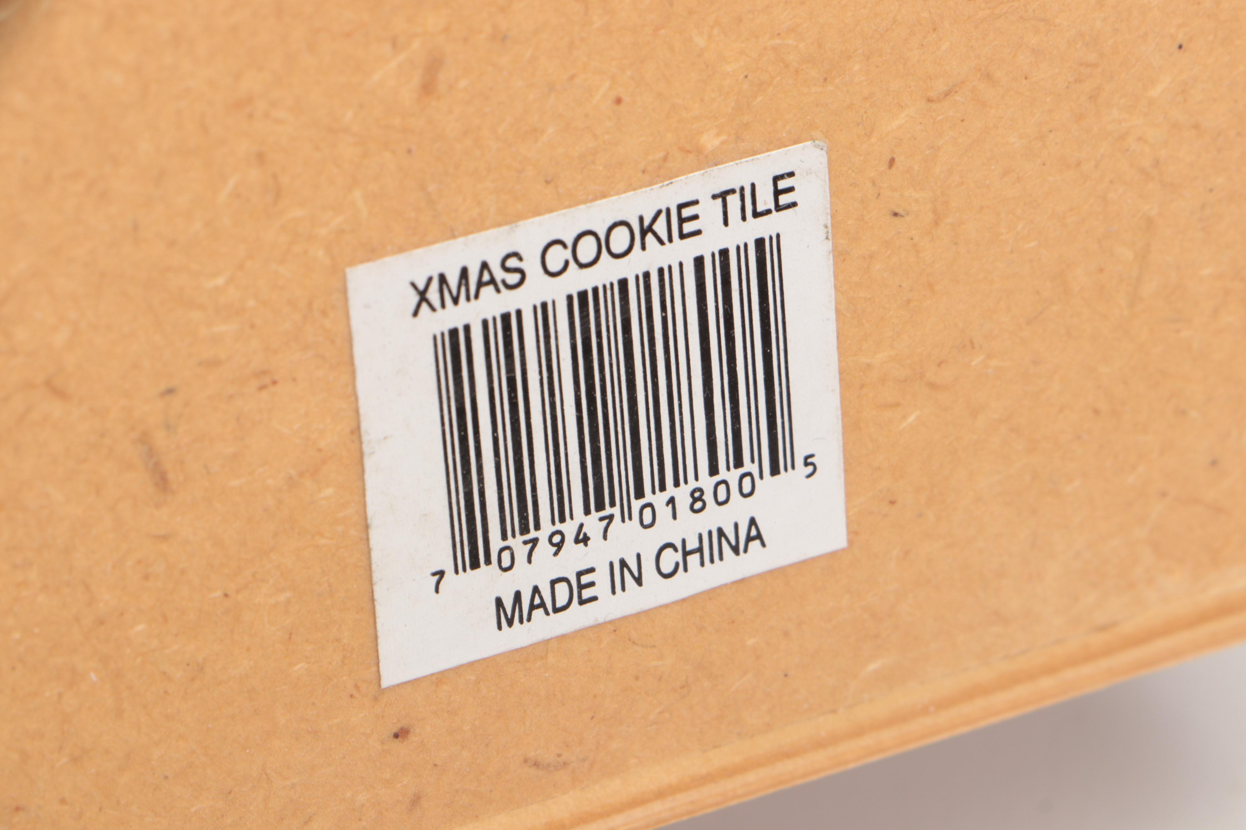 Christmas-Themed Votives, Cookie Cutters, and More Kitchen Décor