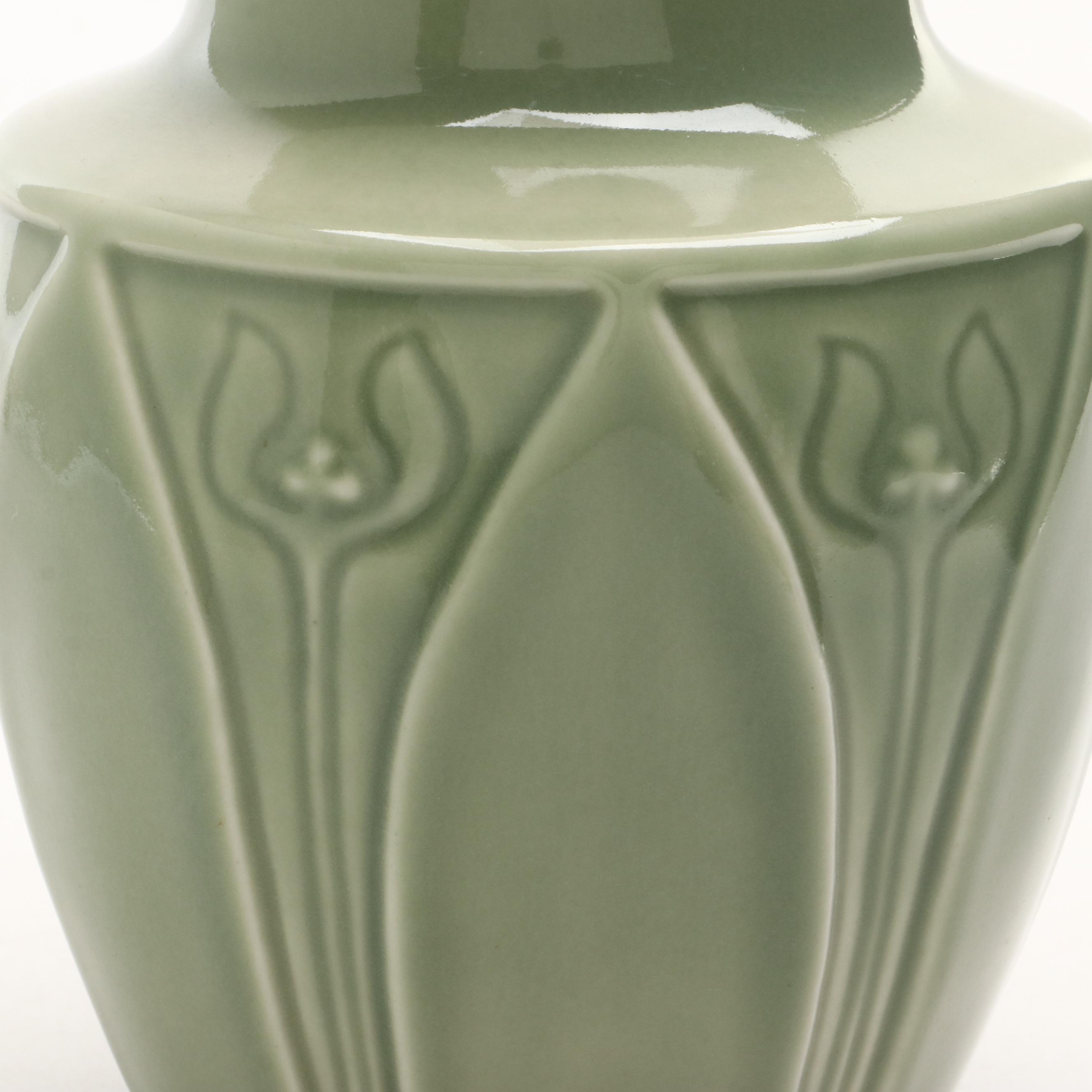 Rookwood Pottery High Gloss Incised Tulip Production cerVase, 1934
