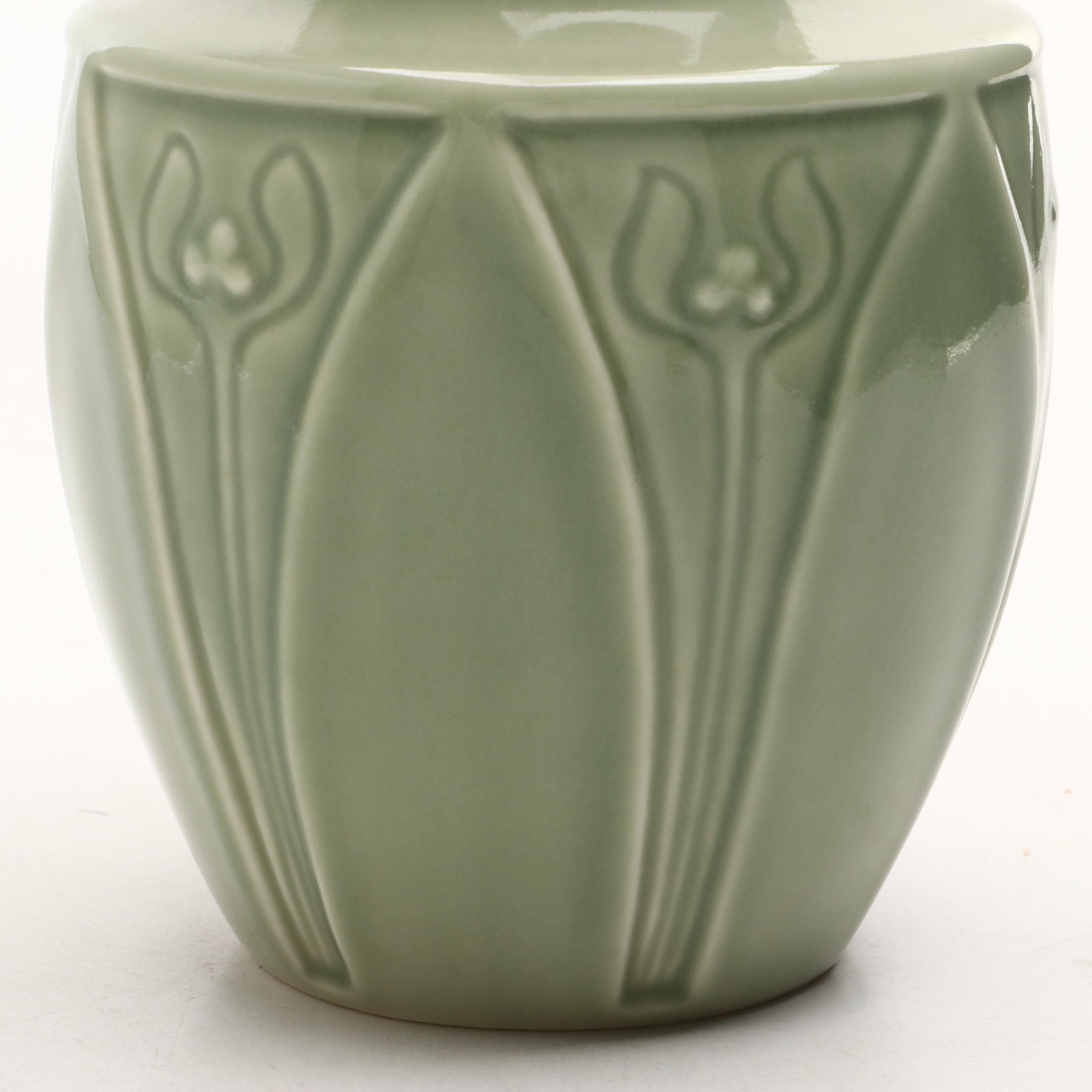 Rookwood Pottery High Gloss Incised Tulip Production cerVase, 1934