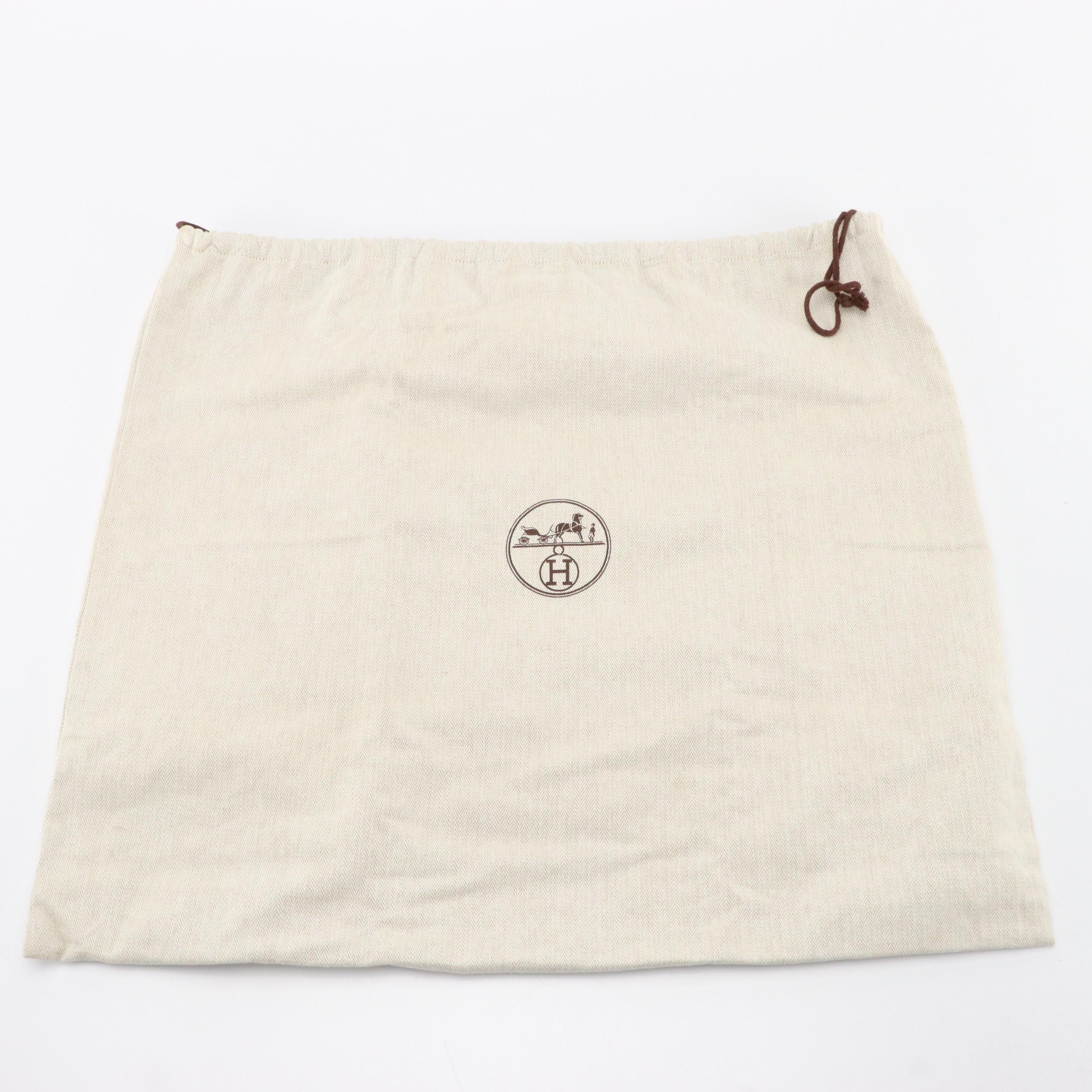 Hermès Birkin 35 Satchel in Bois de Rose Clémence Leather with Gold Hardware