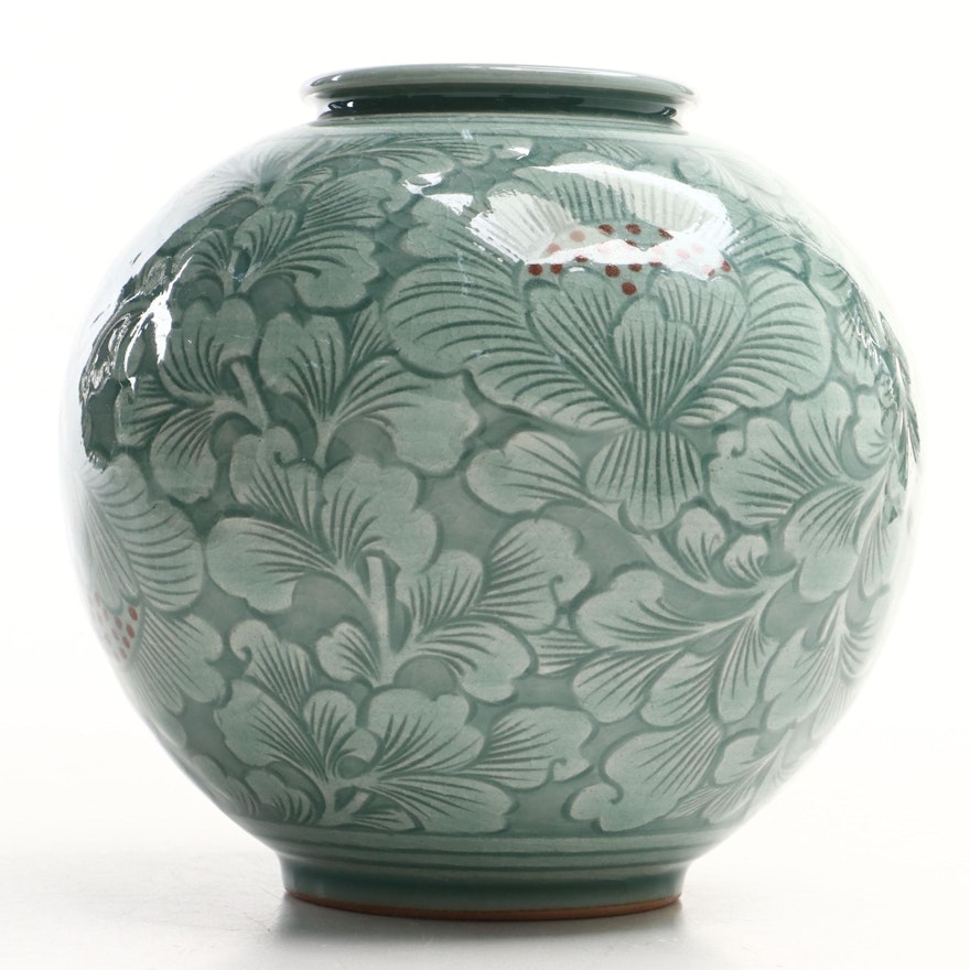 Chinese Celadon Ceramic Vase