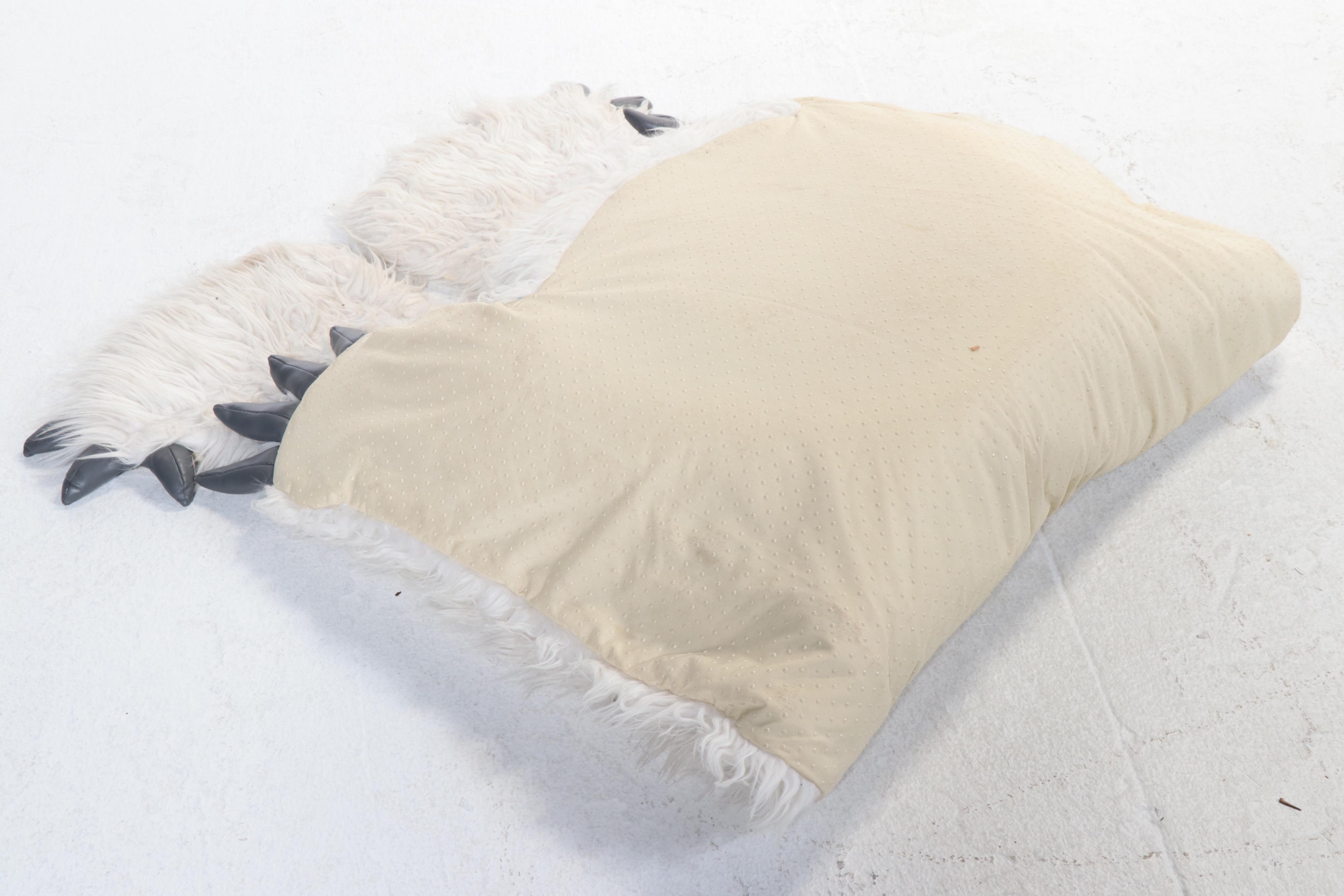 Star Wars Wampa Area Rug with Contemporary Metal Clothes Rack