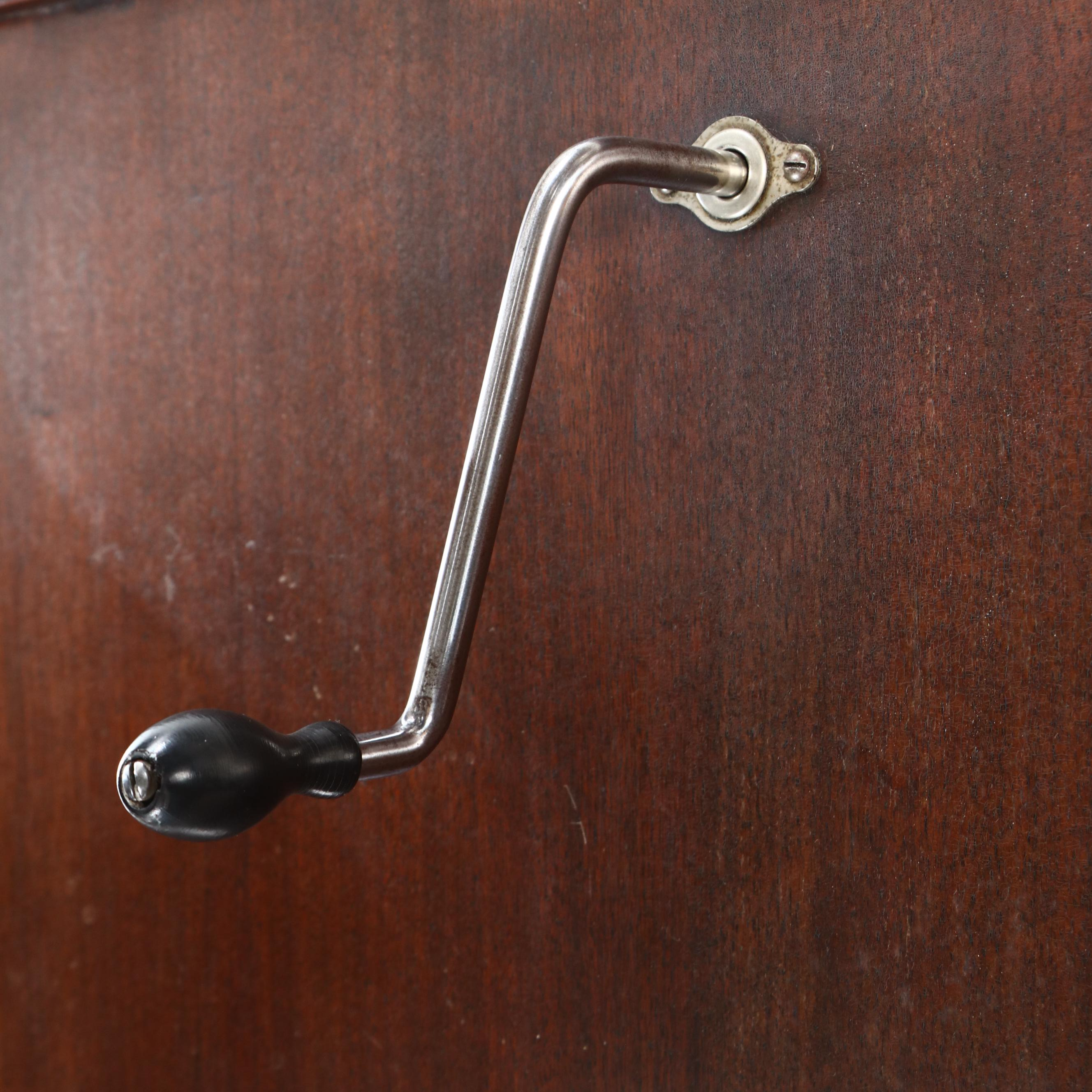 DRT Victor Victrola VV-90 Mahogany Phonograph, Early 20th Century