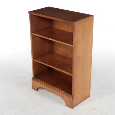 St. John's Table Co. Colonial Style Maple Three-Shelf Bookcase, Mid-20th Century