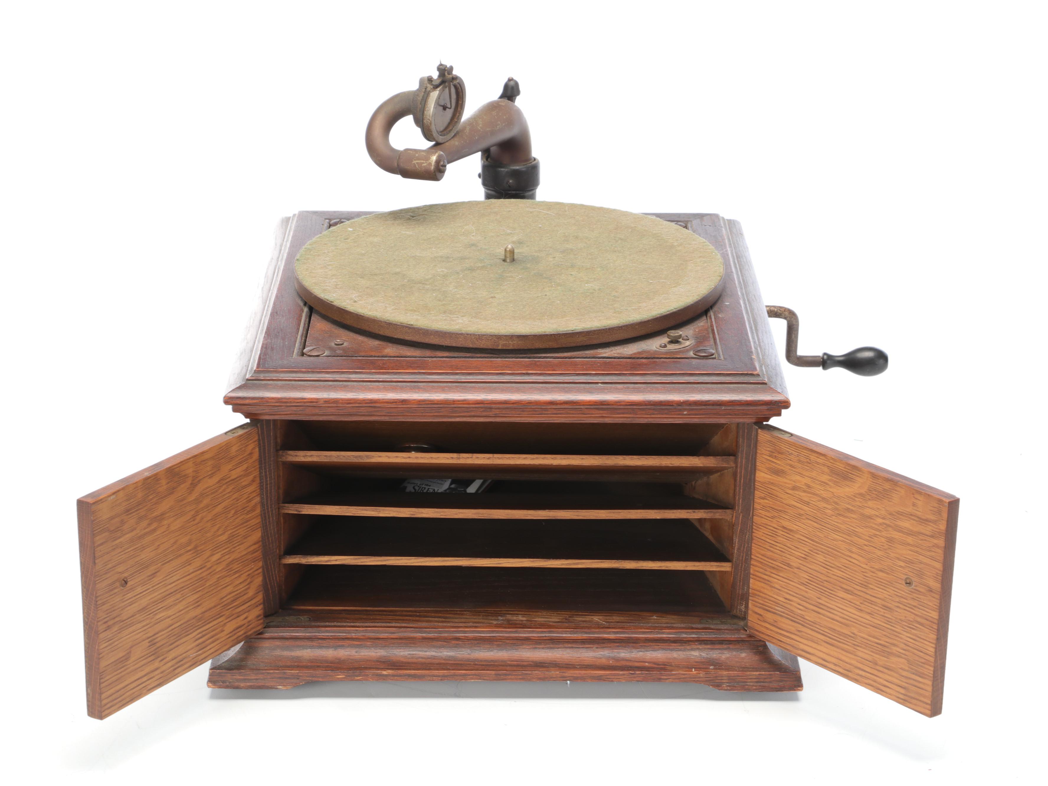 Victor Talking Machine Co. Finished Wood Tabletop Record Player