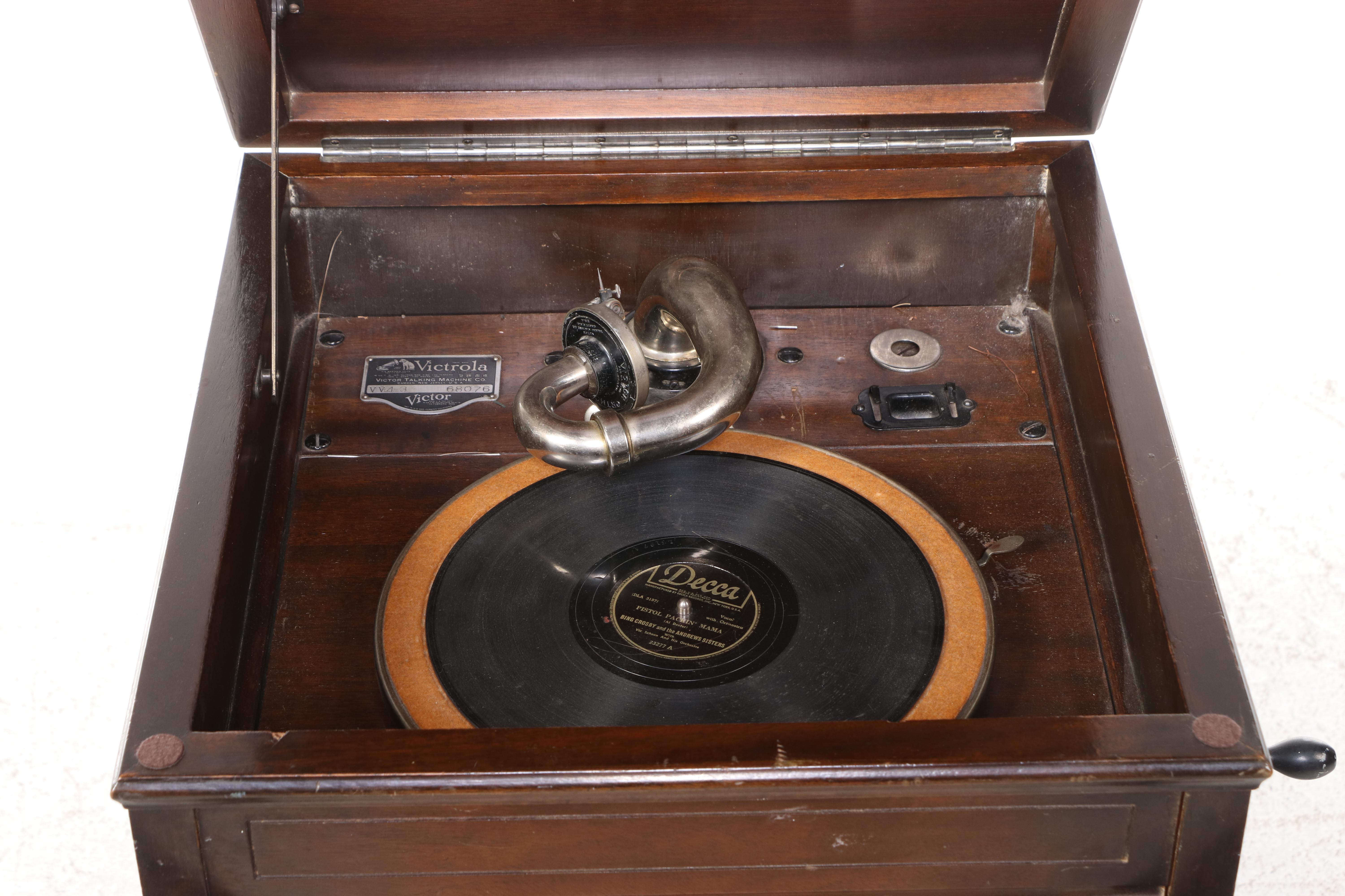 Victrola VV43 Consolette Mahogany Cabinet Talking Machine, c. 1925