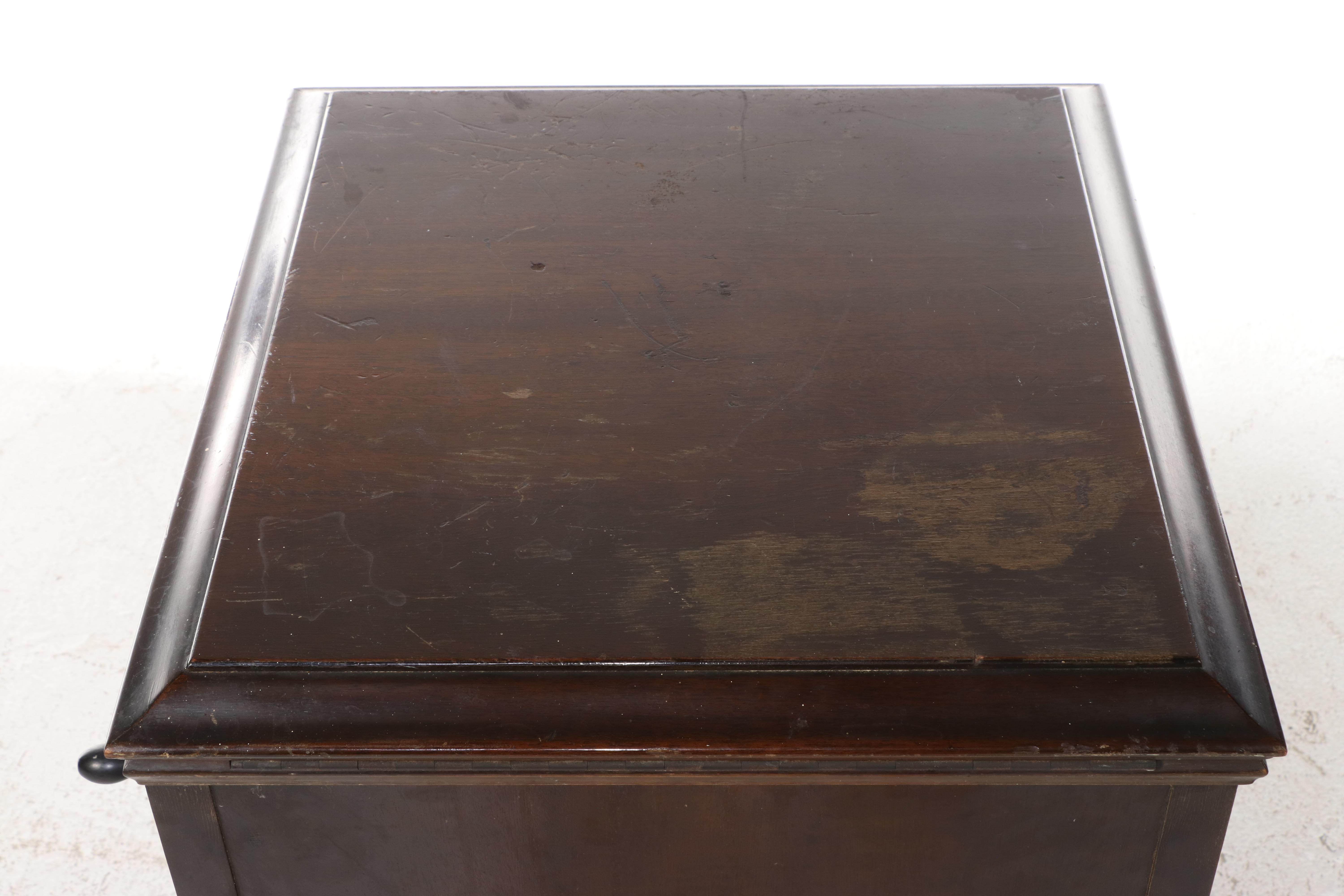 Victrola VV43 Consolette Mahogany Cabinet Talking Machine, c. 1925