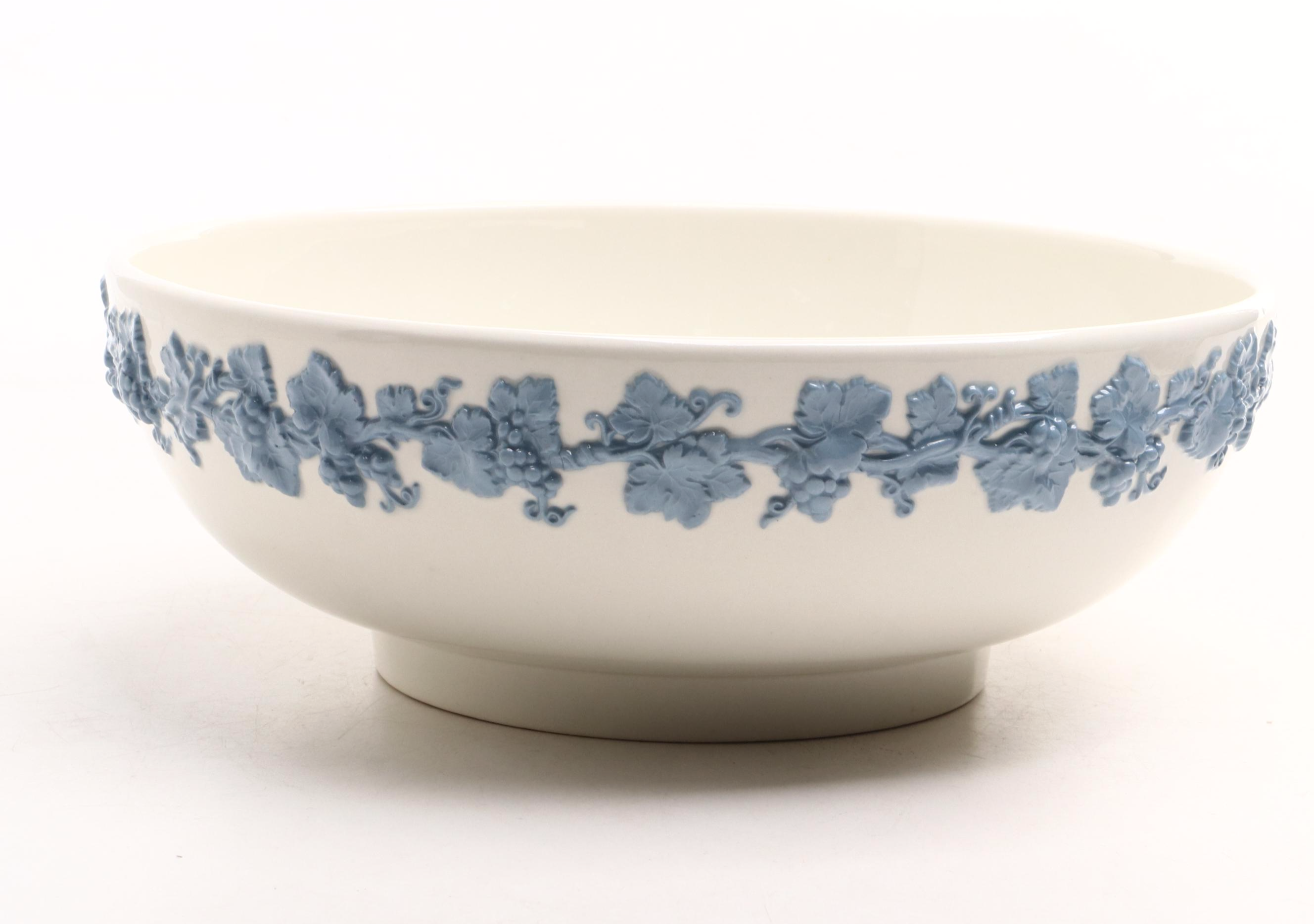 Wedgwood Earthenware Pitcher and Basin, Early to Mid-20th Century