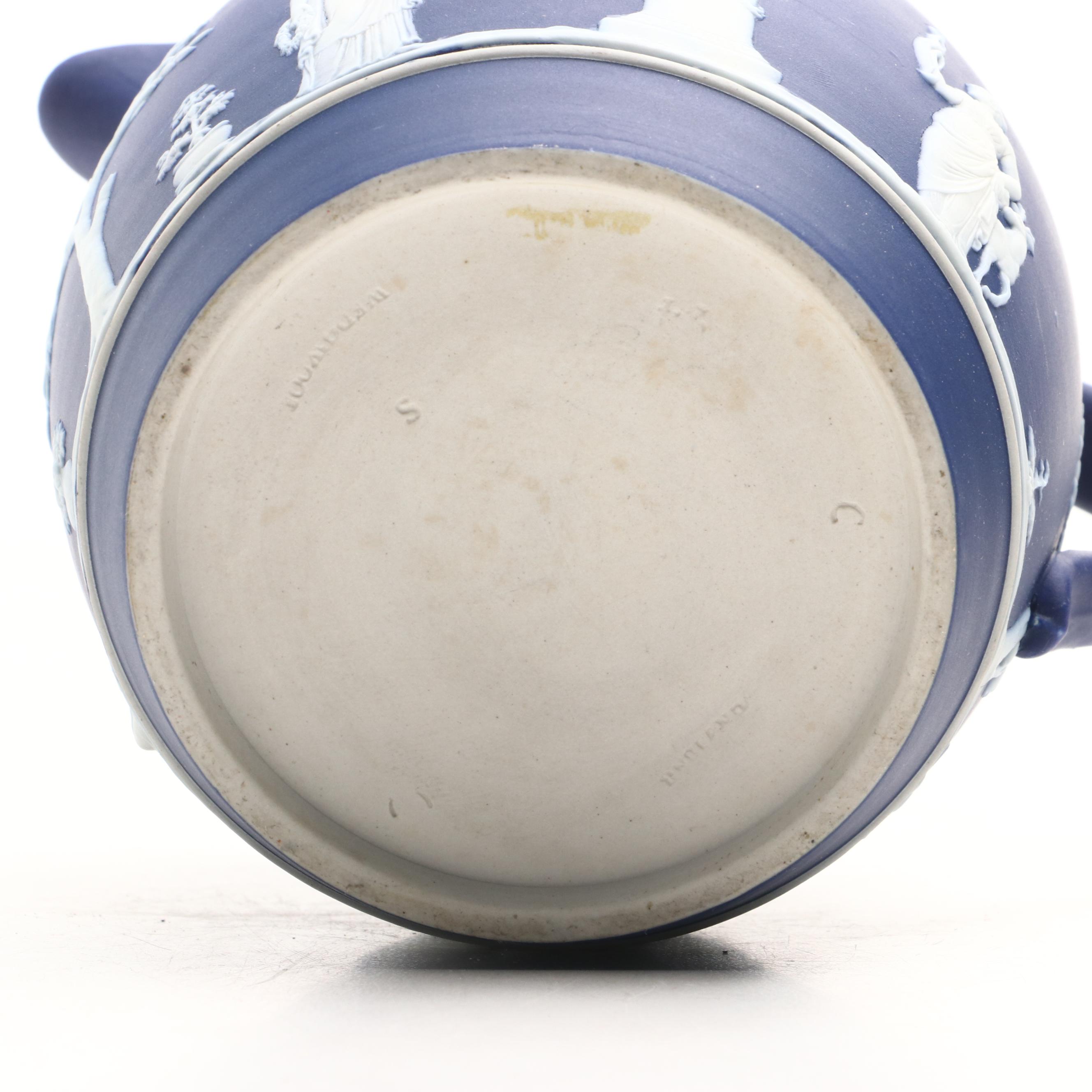 Wedgwood Earthenware Pitcher and Basin, Early to Mid-20th Century