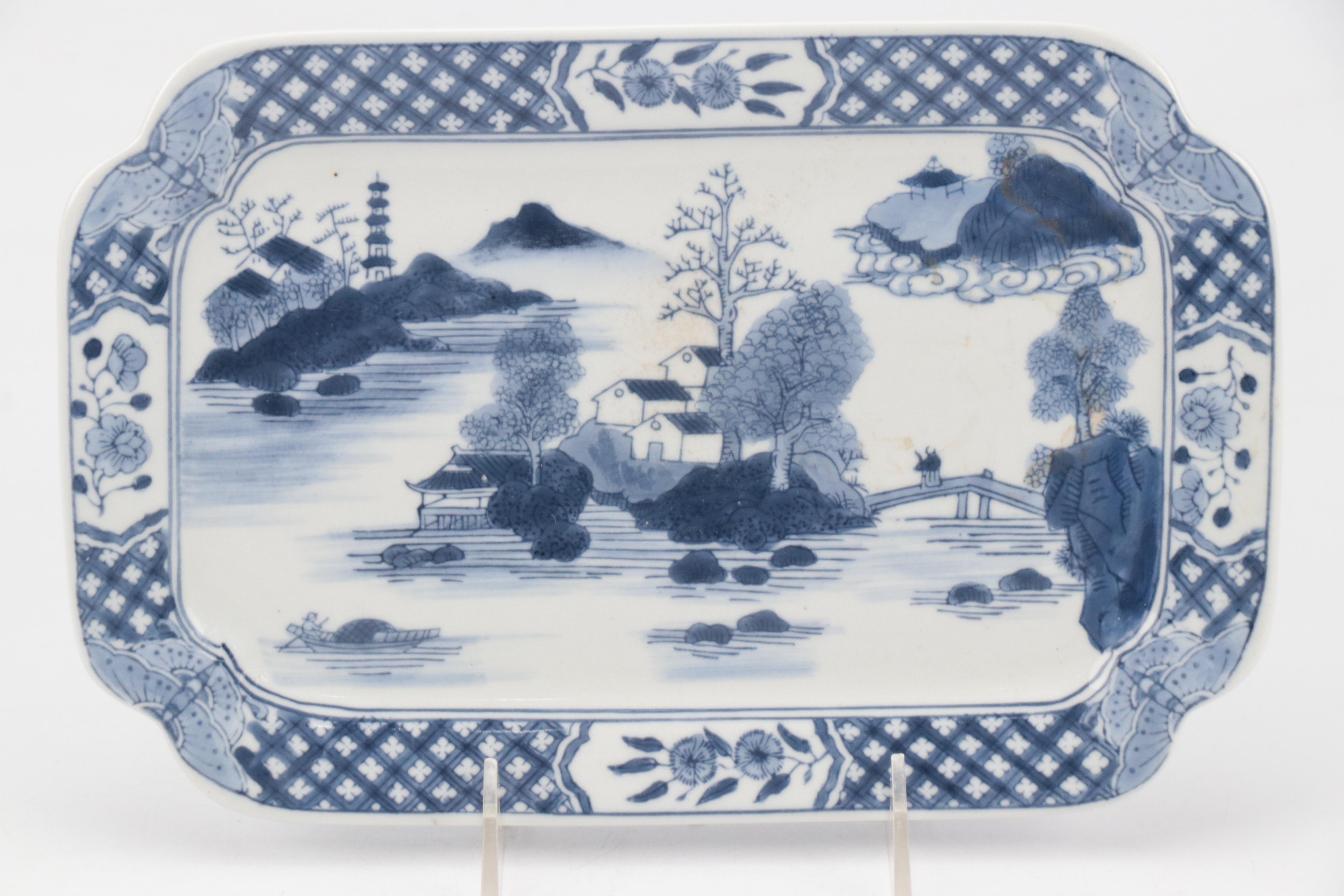 Fish-Shaped Lacquered Wood Box with Chinese Ceramic Tray