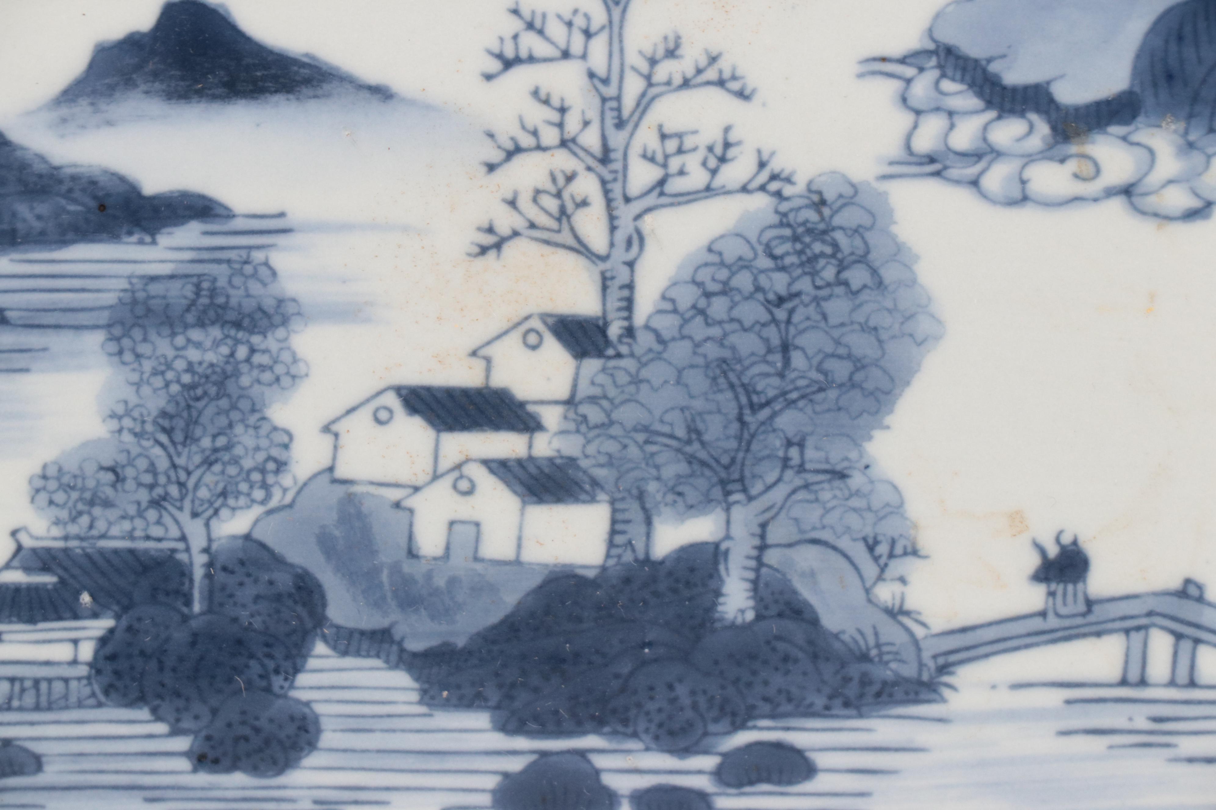 Fish-Shaped Lacquered Wood Box with Chinese Ceramic Tray