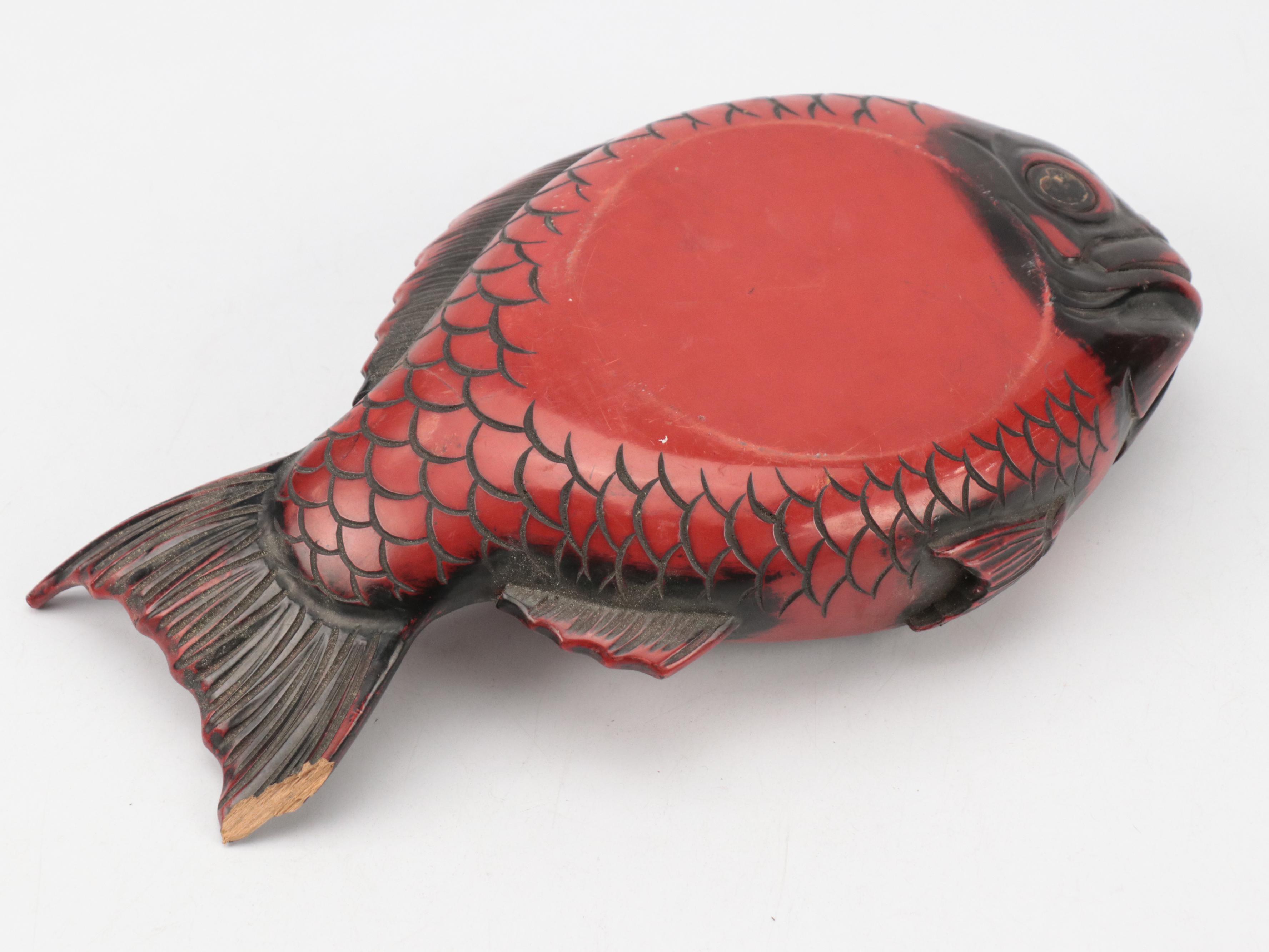 Fish-Shaped Lacquered Wood Box with Chinese Ceramic Tray