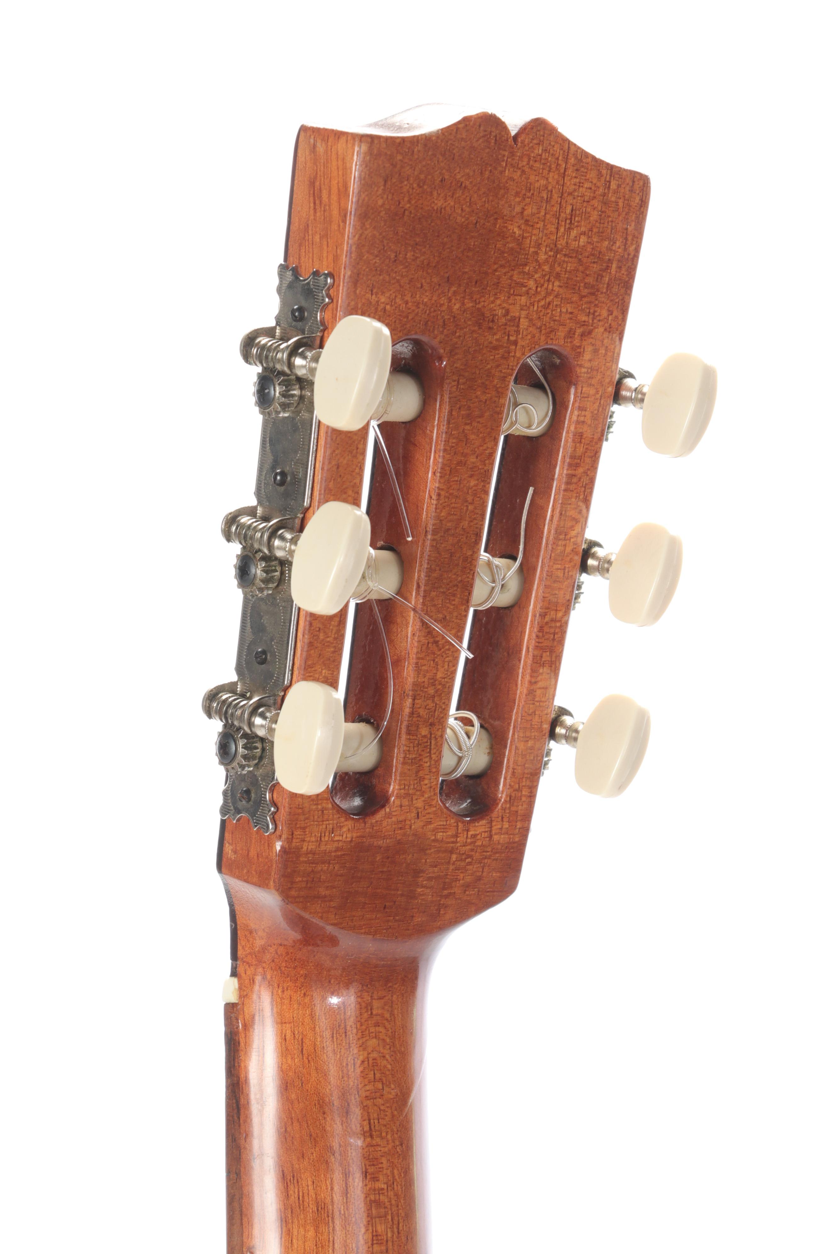 Giannini GN60 Right-Handed Classical Acoustic Guitar