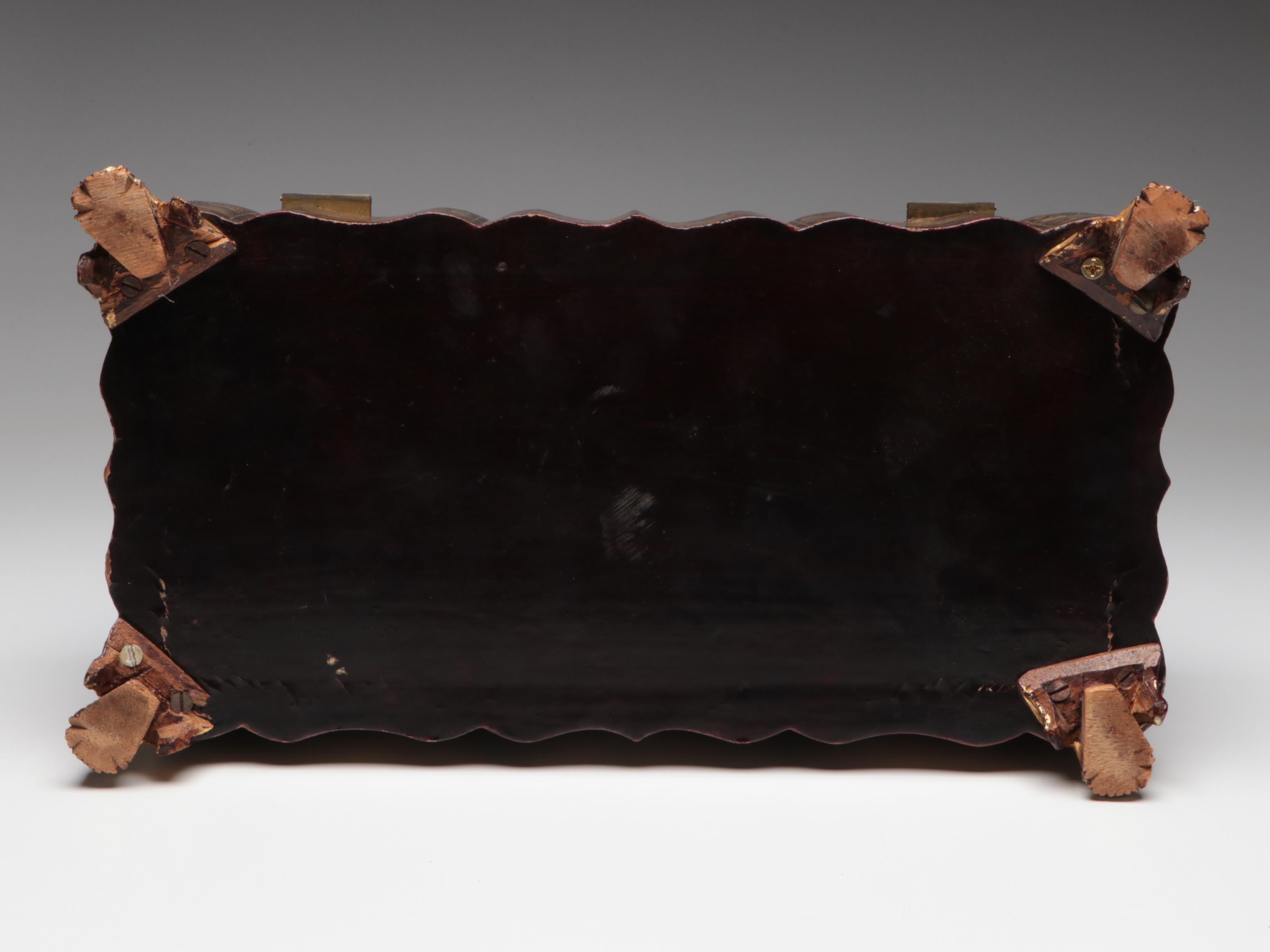 Chinese Lacquered Game Box with Boodles and Counters, Early 19th Century