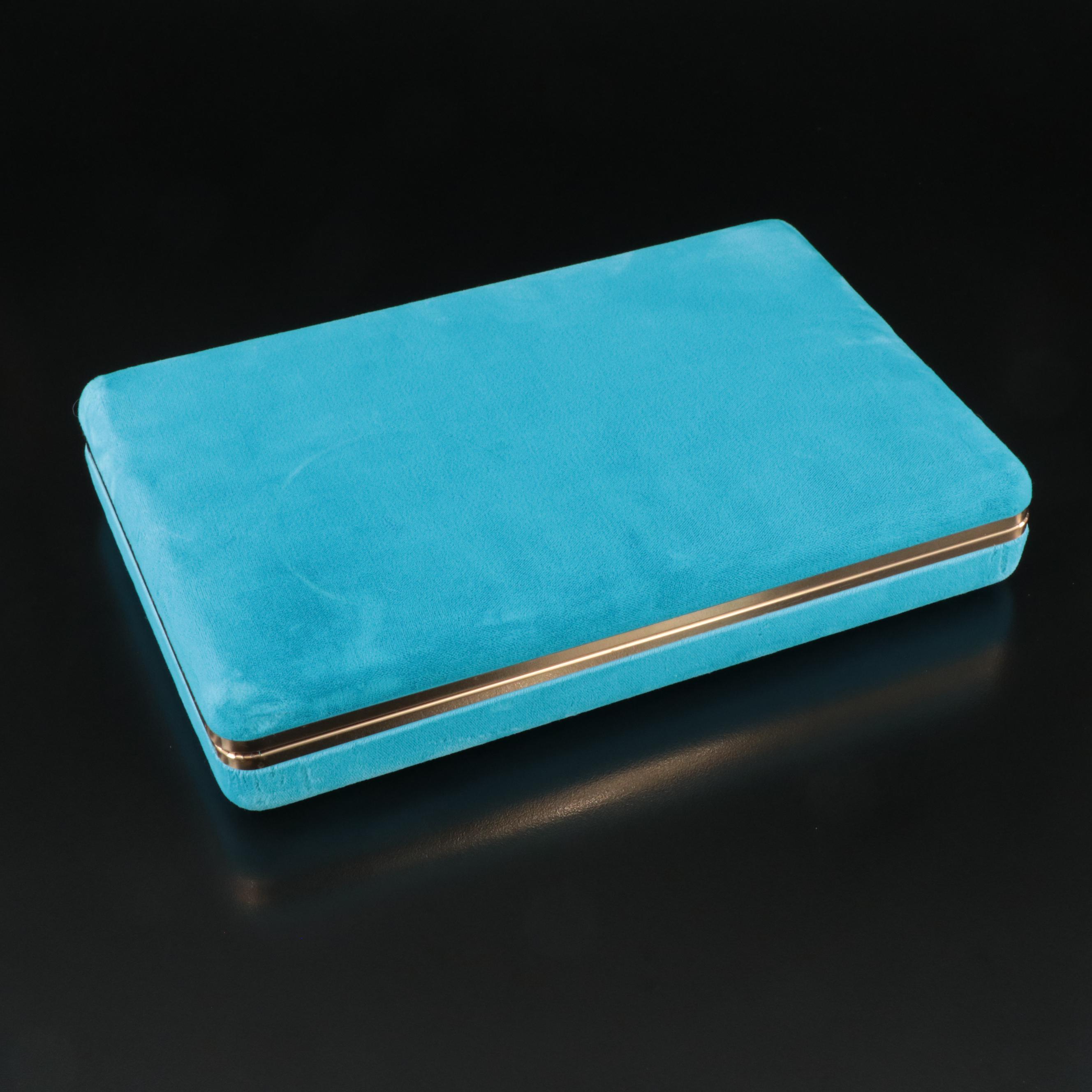 Uncommon Discoveries: Jewelry Collection