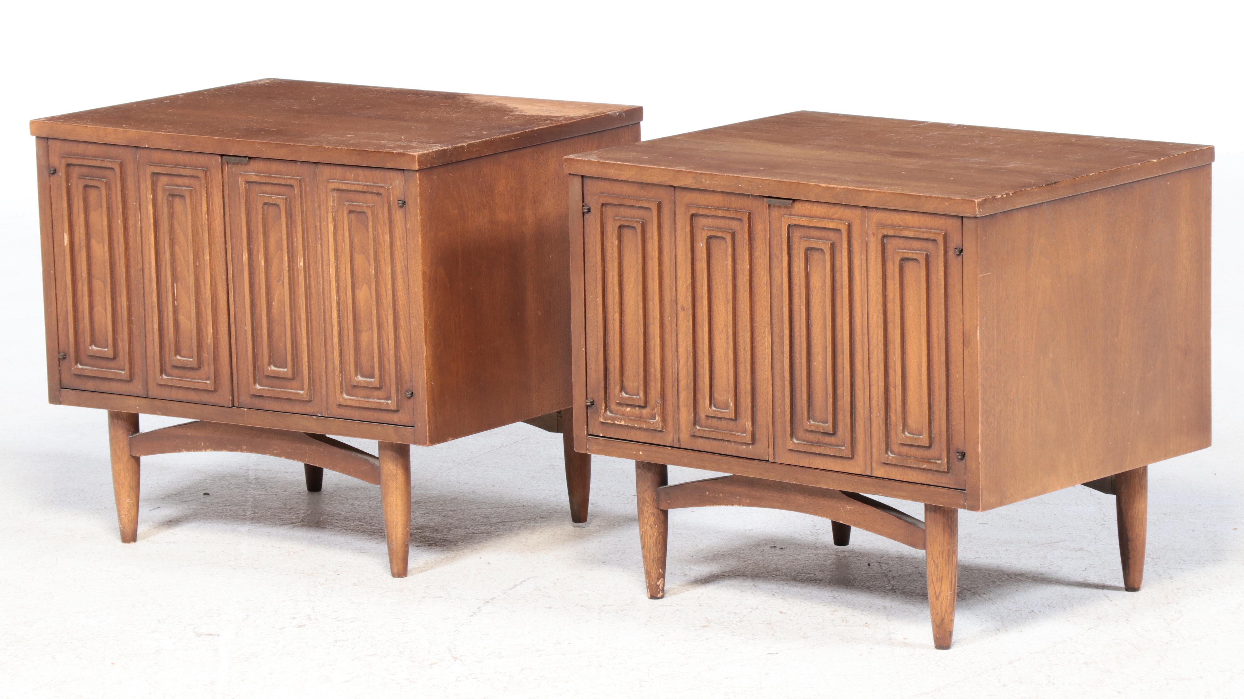 Broyhill "Sculptra" Canopy Bed with Bedside Cabinets, Mid to Late 20th Century