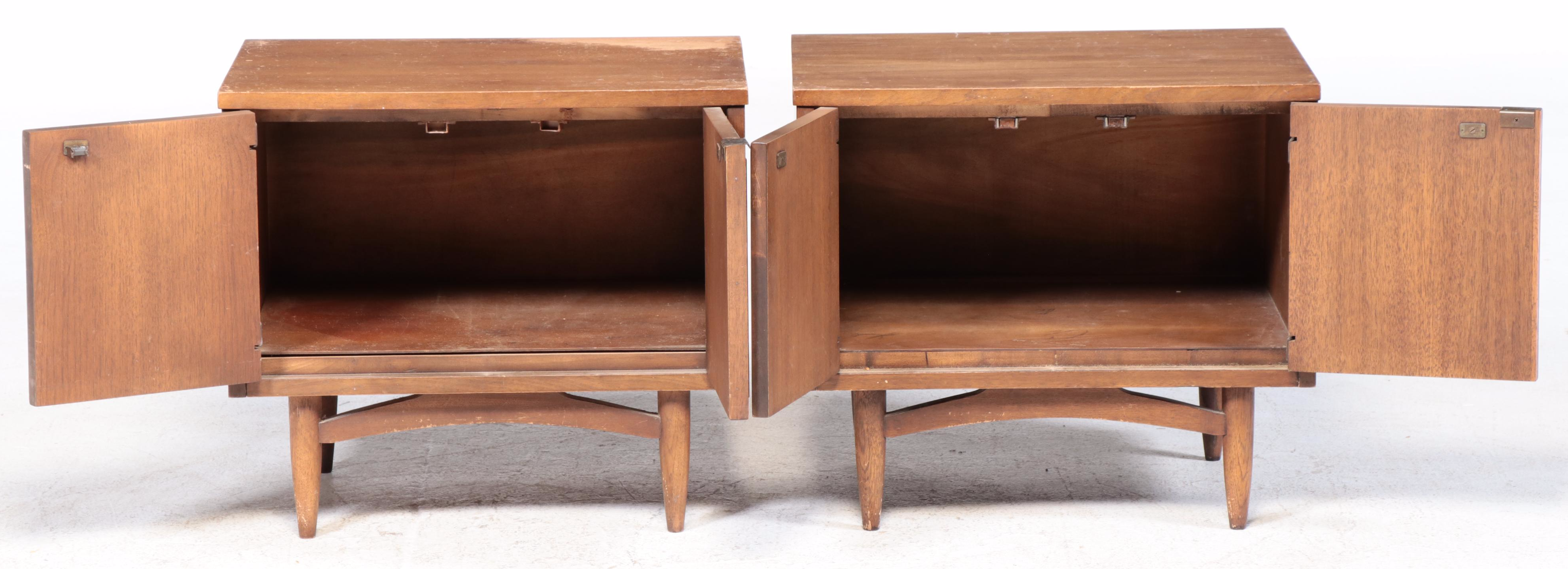 Broyhill "Sculptra" Canopy Bed with Bedside Cabinets, Mid to Late 20th Century