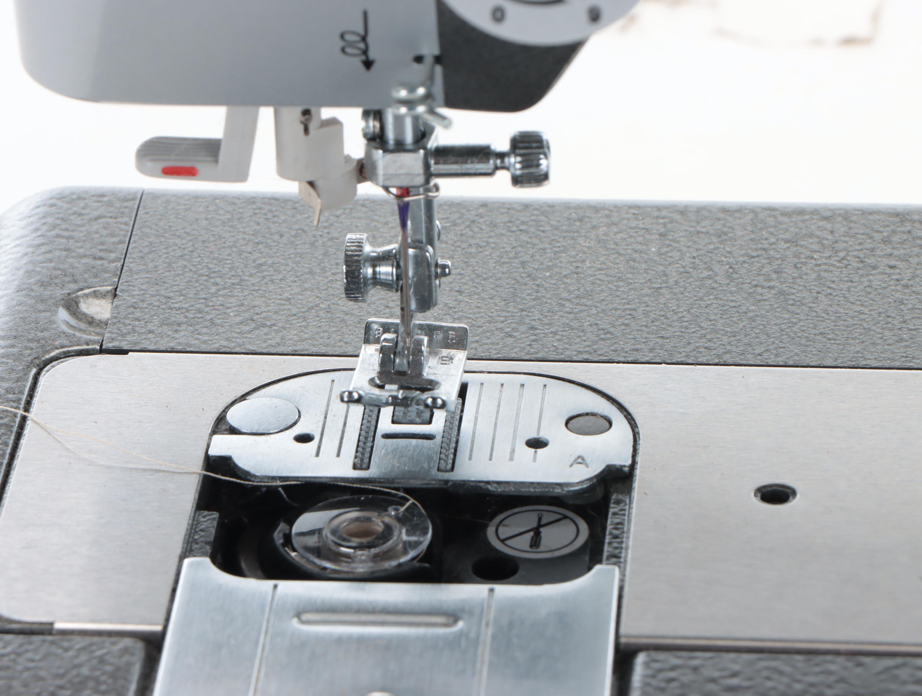 Singer CG-590 Commercial Grade Sewing Machine