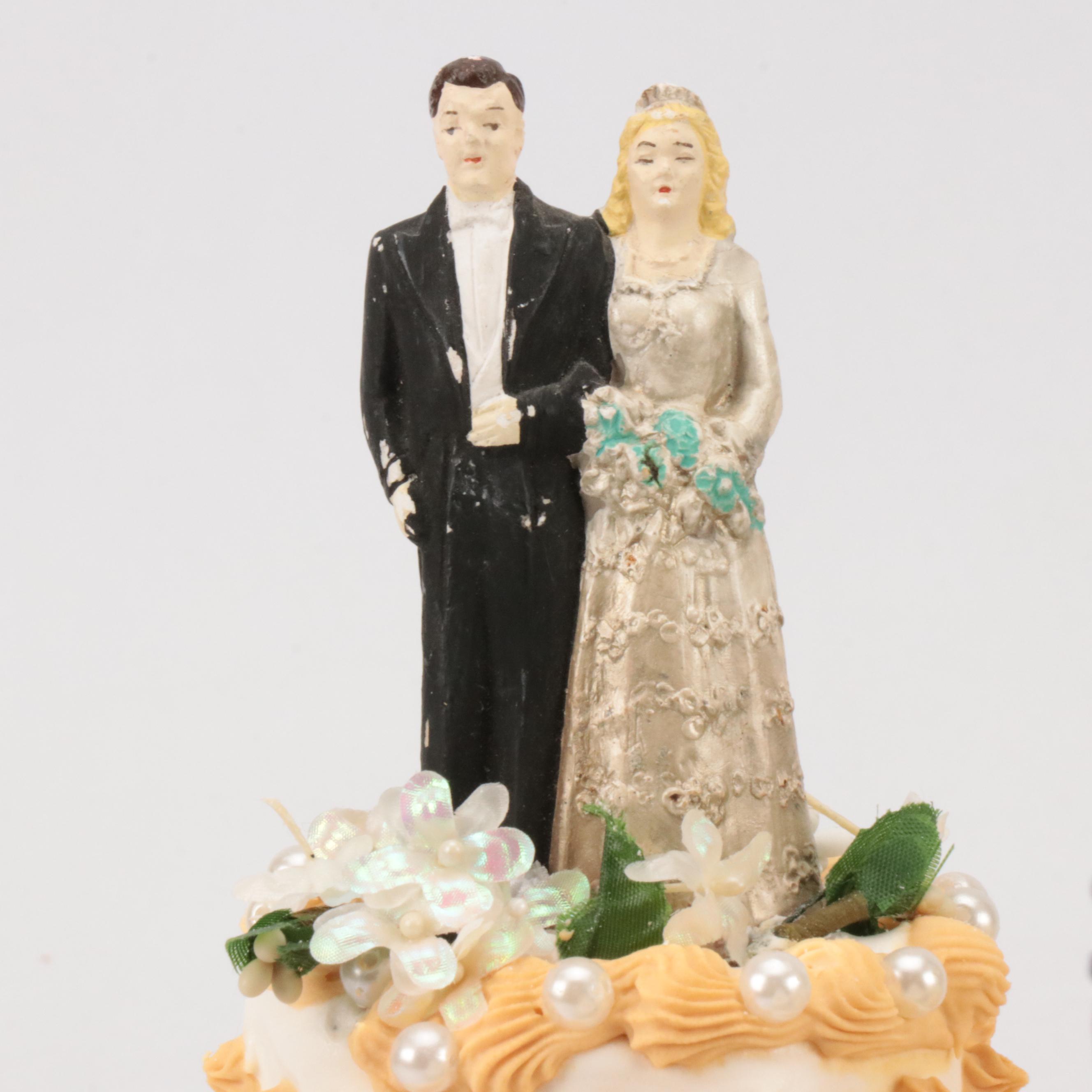 Plastic Wedding Cake Toppers with Decorative Cakes on Stands