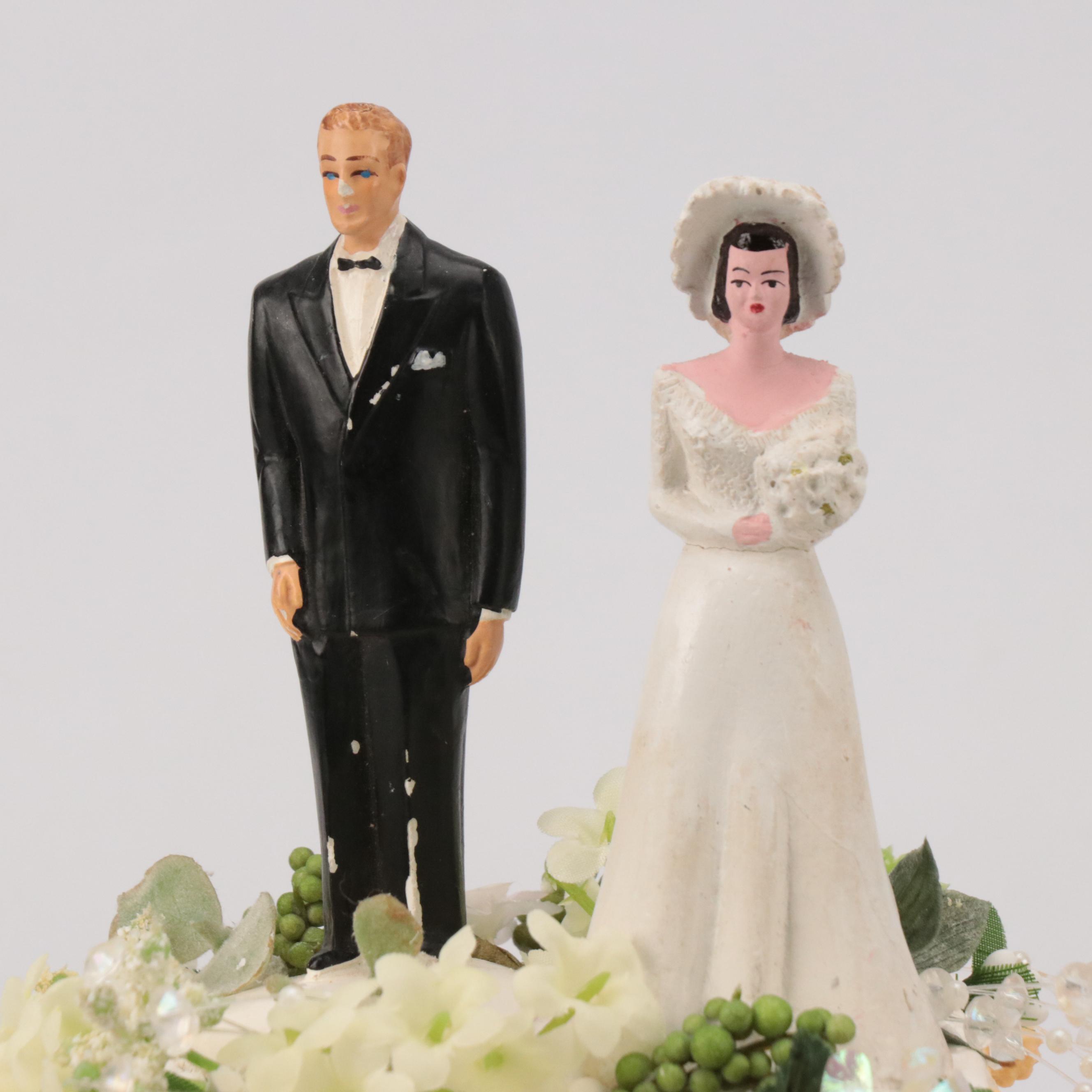 Plastic Wedding Cake Toppers with Decorative Cakes on Stands