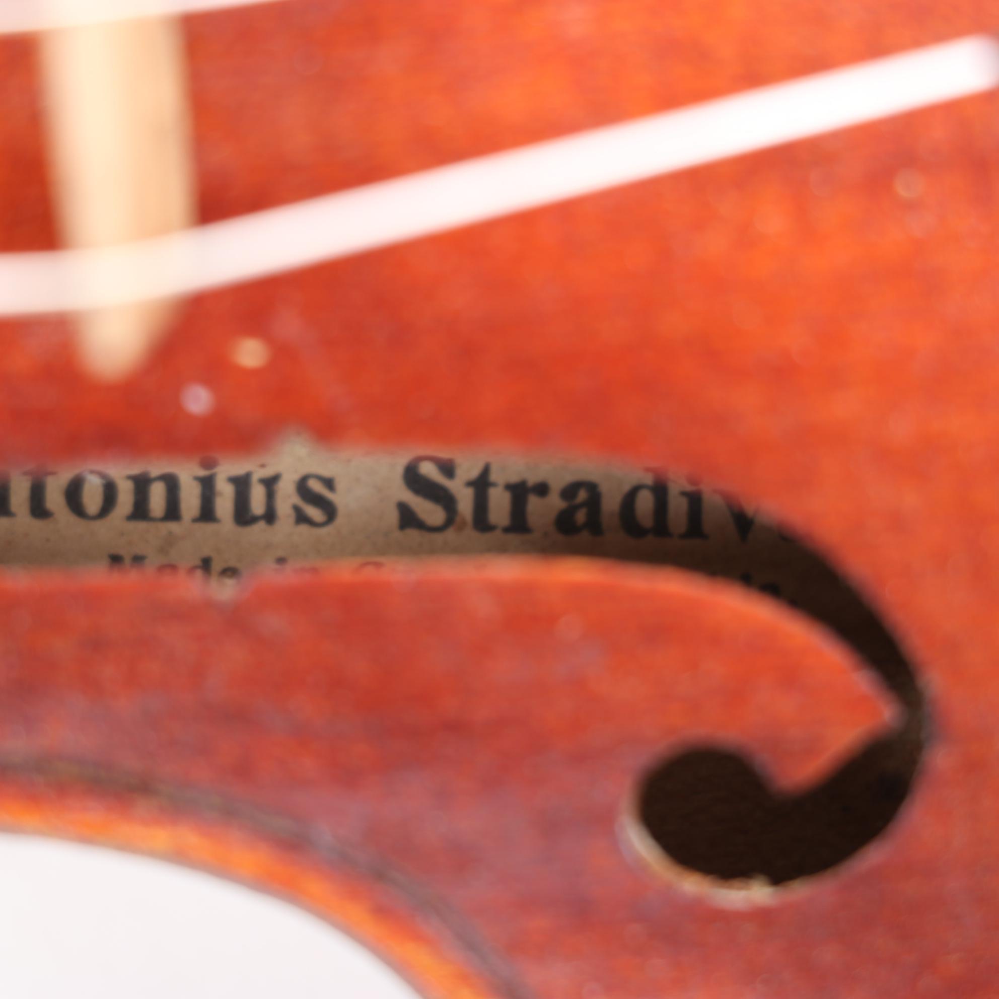 Antonius Stradivarius Copy 3/4 Violin with Bow and Case