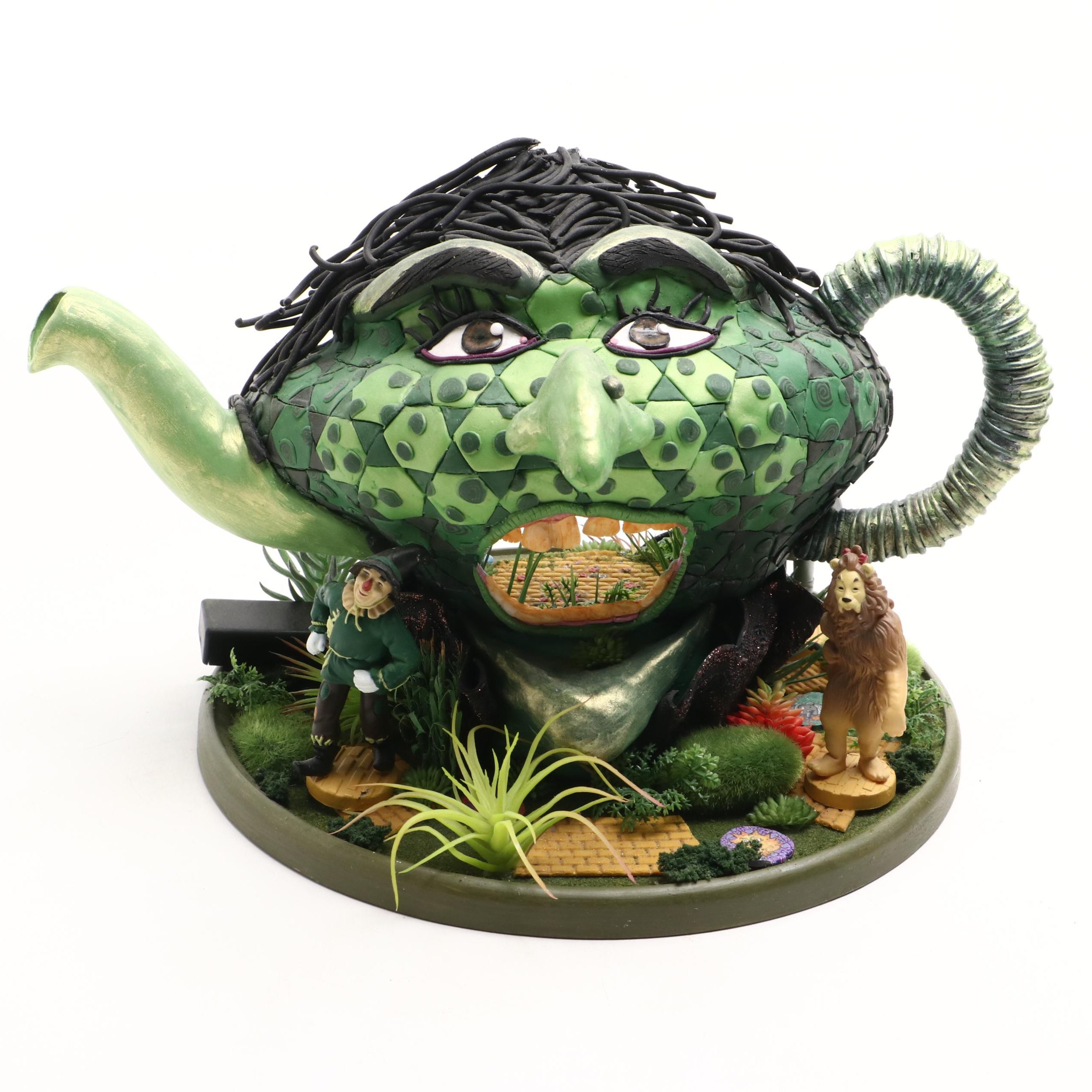 Custom Teapot "The Wizard of Oz" with Dorothy, Scare Crow, Tin Man & Lion