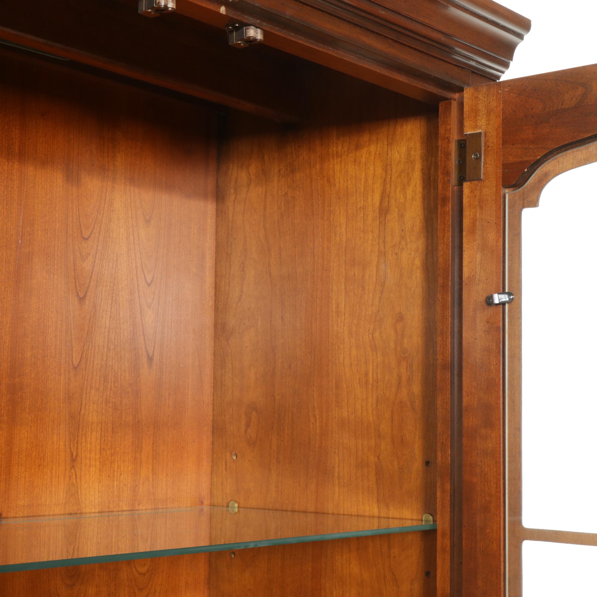 Thomasville Queen Anne Style Cherry Three-Piece Wall Unit, Circa 1980