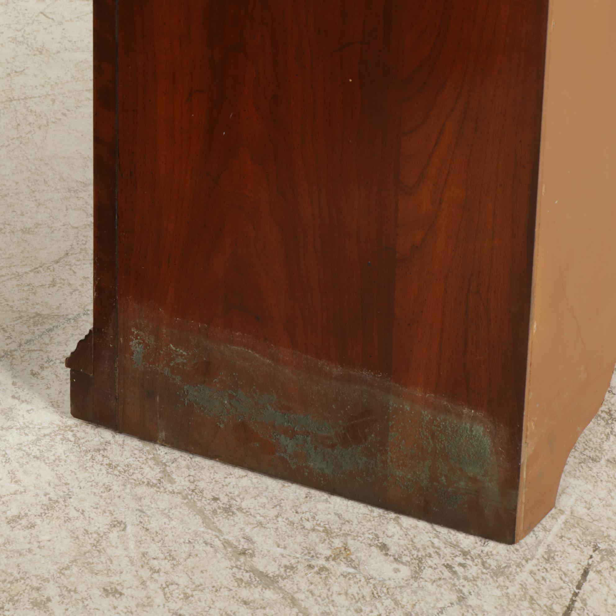 Thomasville Queen Anne Style Cherry Three-Piece Wall Unit, Circa 1980